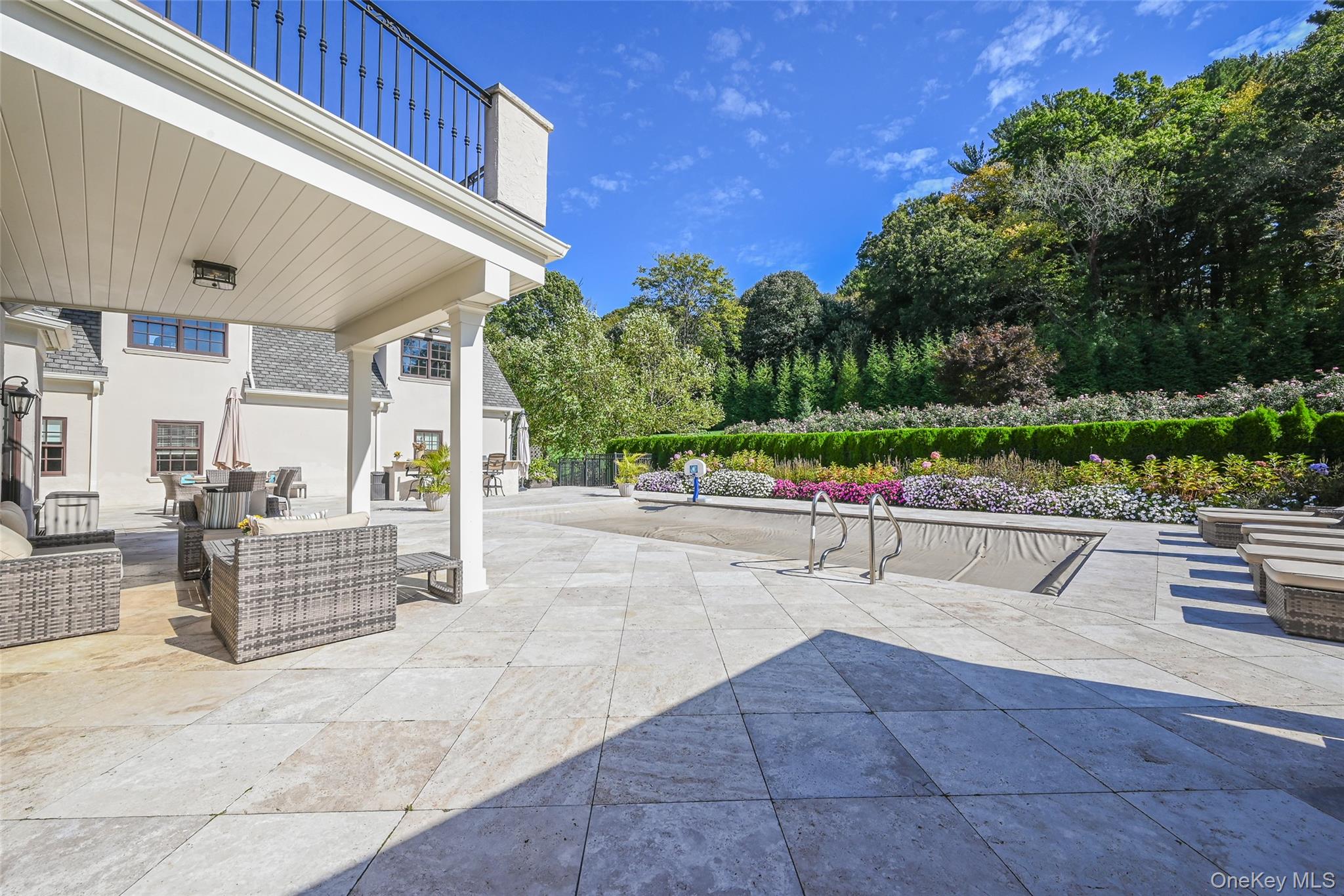 15 High Ridge Lane, Matinecock, NY 11771