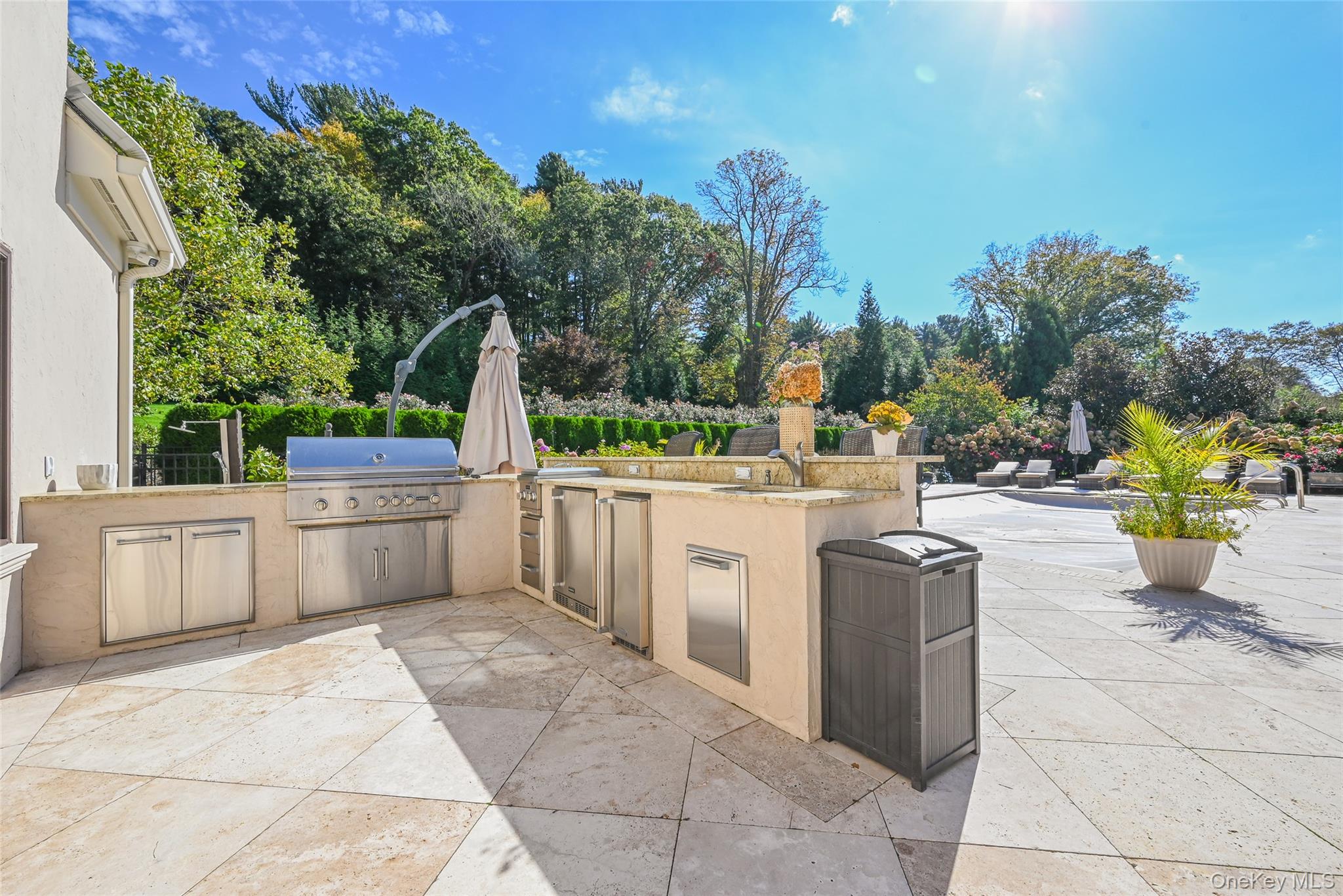 15 High Ridge Lane, Matinecock, NY 11771