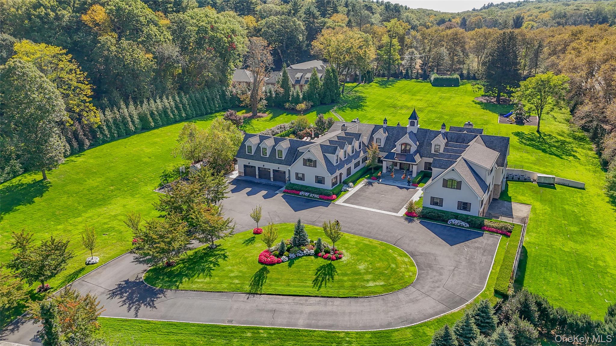 15 High Ridge Lane, Matinecock, NY 11771