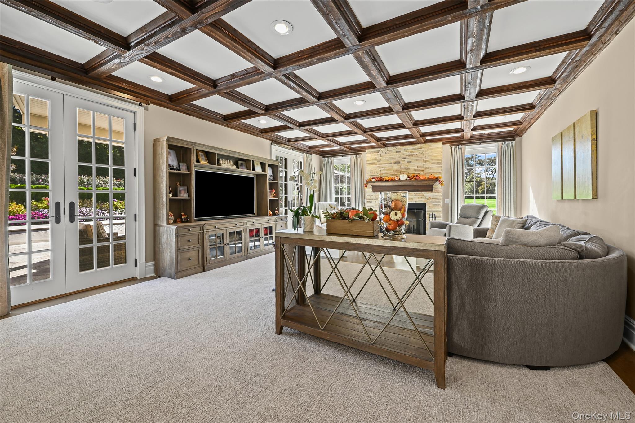 15 High Ridge Lane, Matinecock, NY 11771