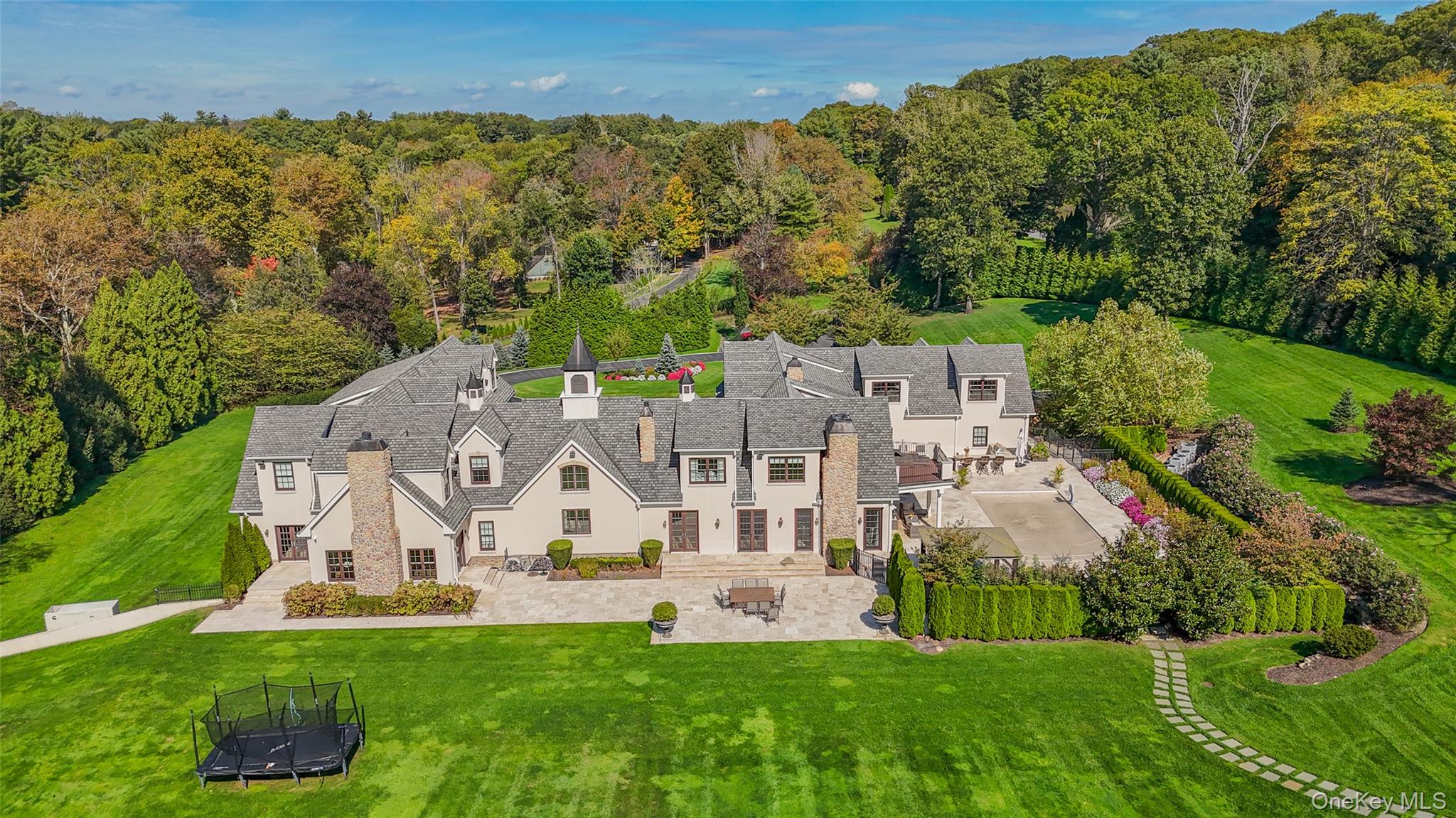 15 High Ridge Lane, Matinecock, NY 11771