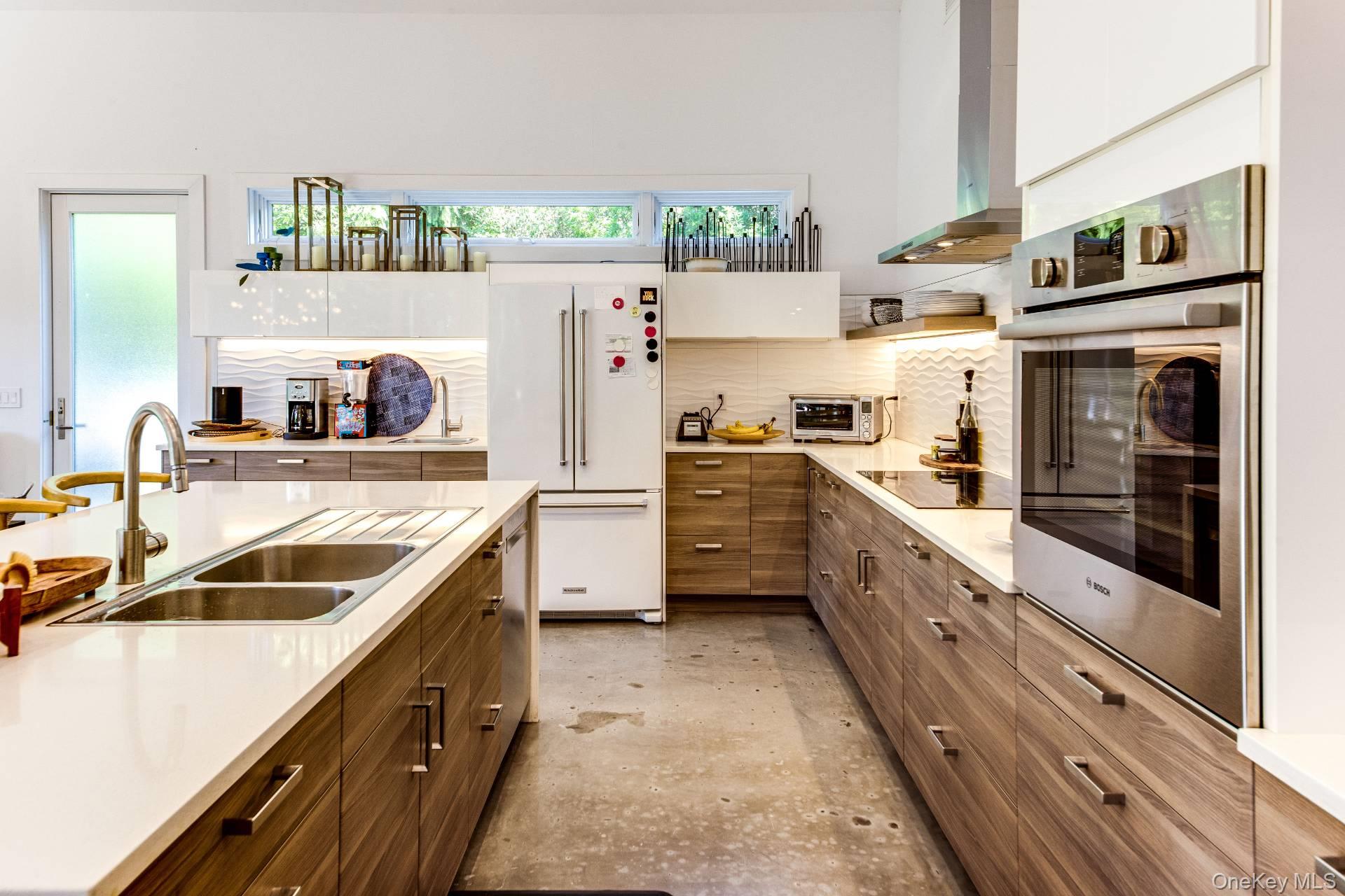 14 Indian Wells Highway, East Hampton, NY 11930