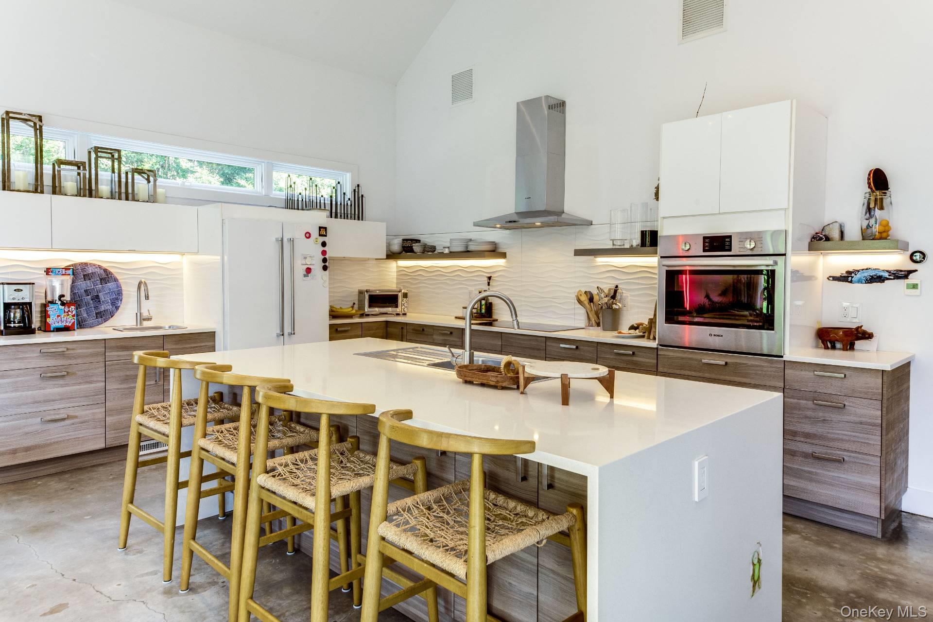 14 Indian Wells Highway, East Hampton, NY 11930