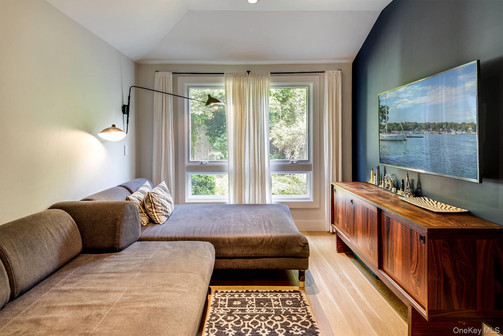 14 Indian Wells Highway, East Hampton, NY 11930