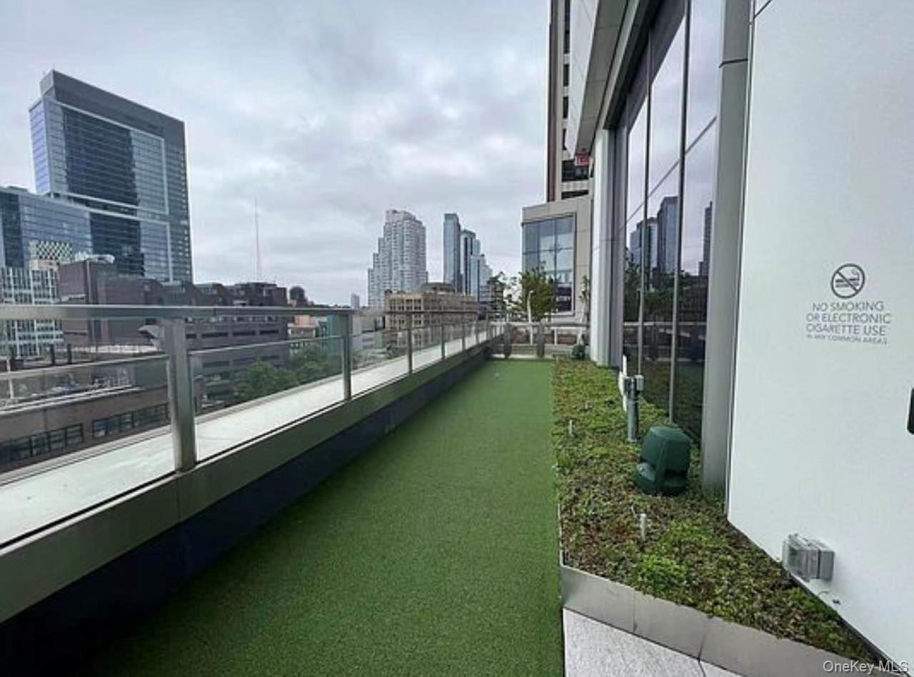 131-03 40th Road # 18E, Flushing, NY 11354