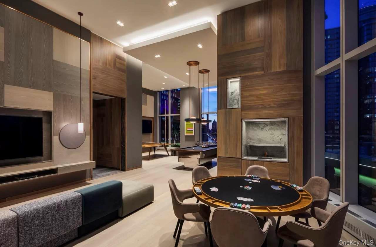 131-03 40th Road # 18E, Flushing, NY 11354