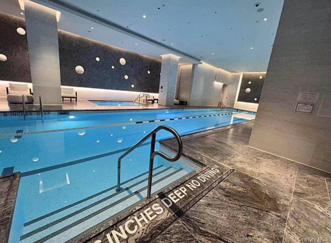 131-03 40th Road # 18E, Flushing, NY 11354