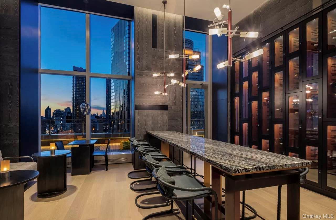 131-03 40th Road # 18E, Flushing, NY 11354