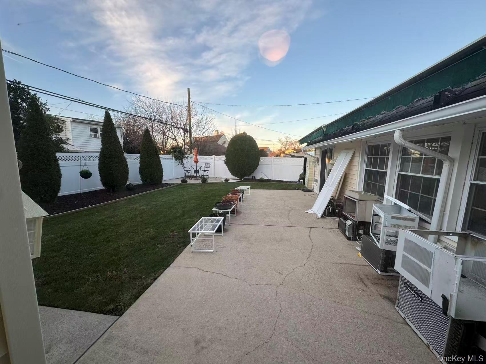 6 Serpentine Lane, Levittown, NY 11756