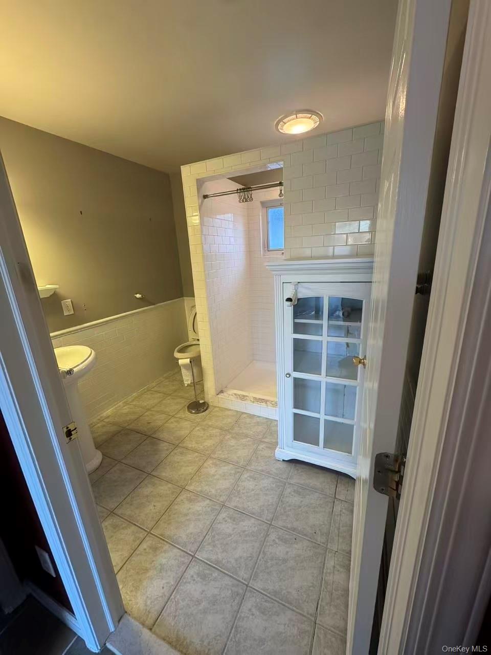 6 Serpentine Lane, Levittown, NY 11756