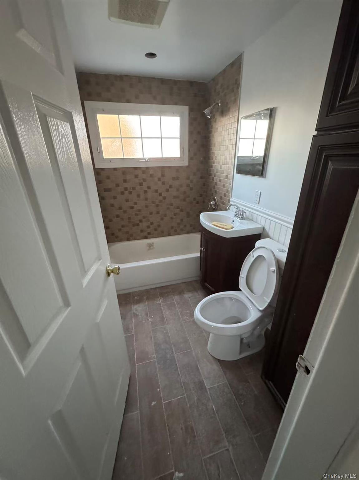 6 Serpentine Lane, Levittown, NY 11756