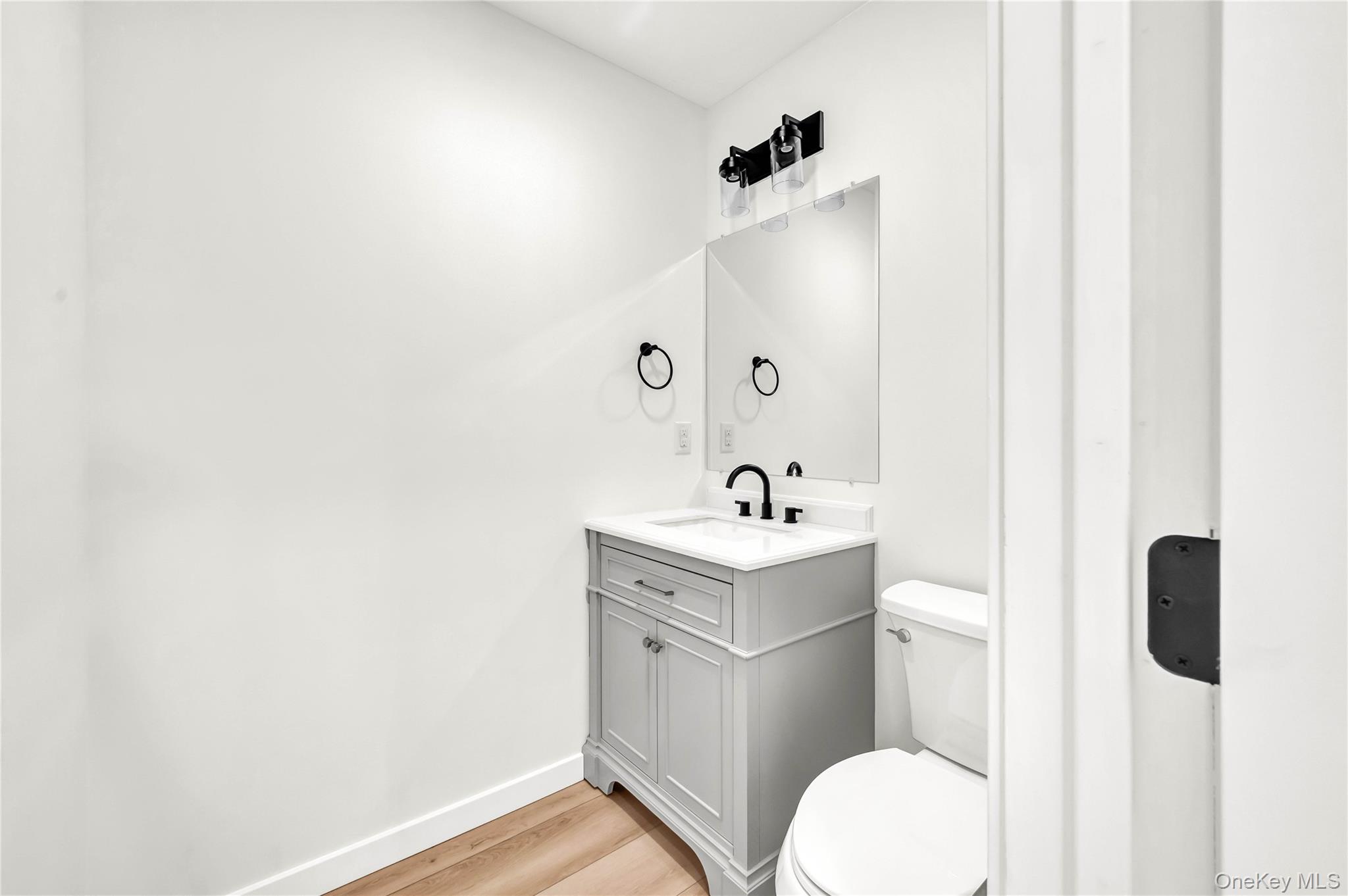 670 E Main Street, Jefferson Valley, NY 10535