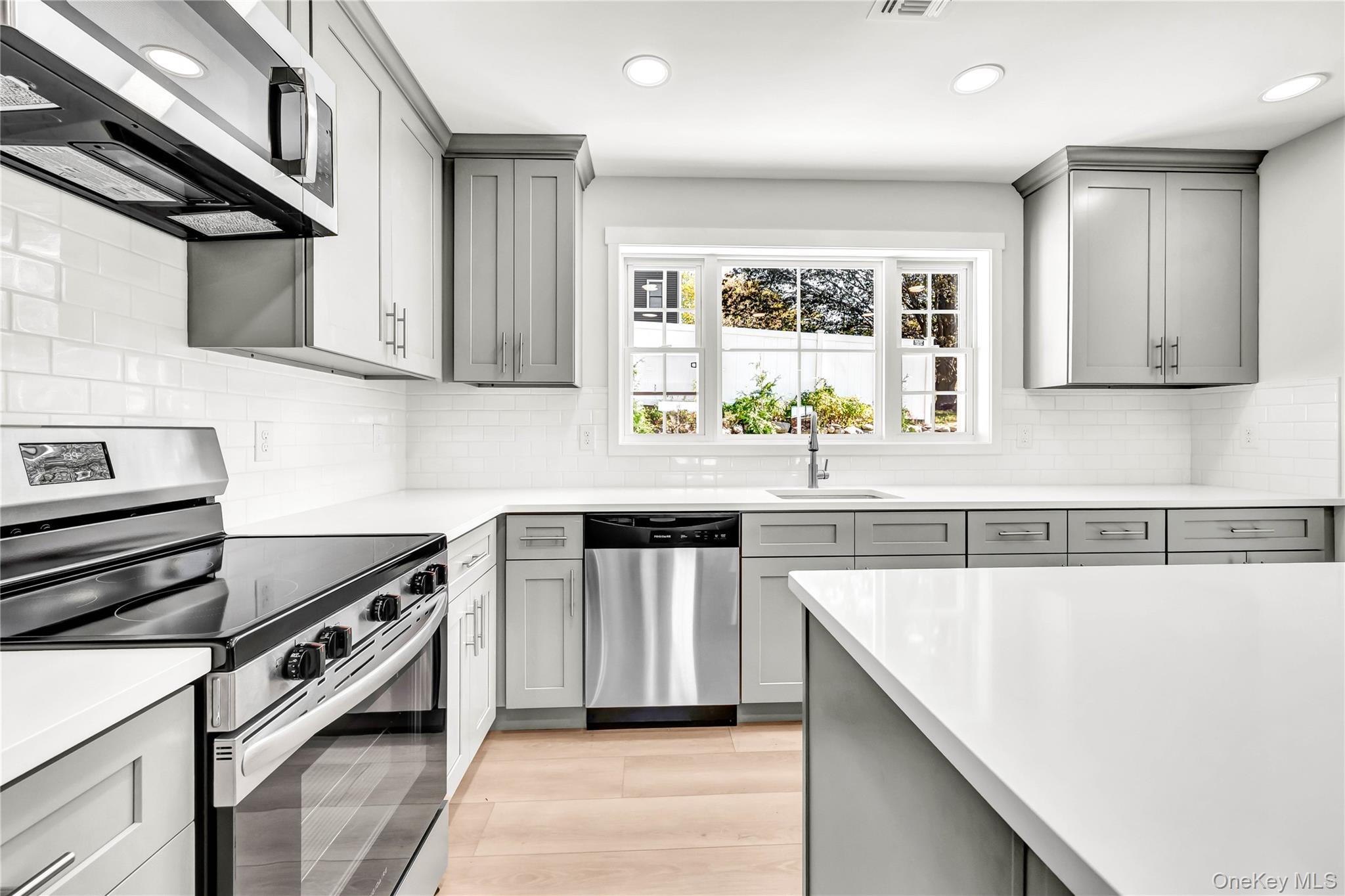 670 E Main Street, Jefferson Valley, NY 10535