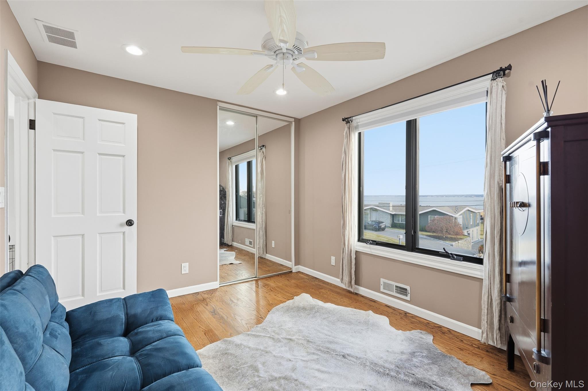 76 Kensington Oval, New Rochelle, NY 10805