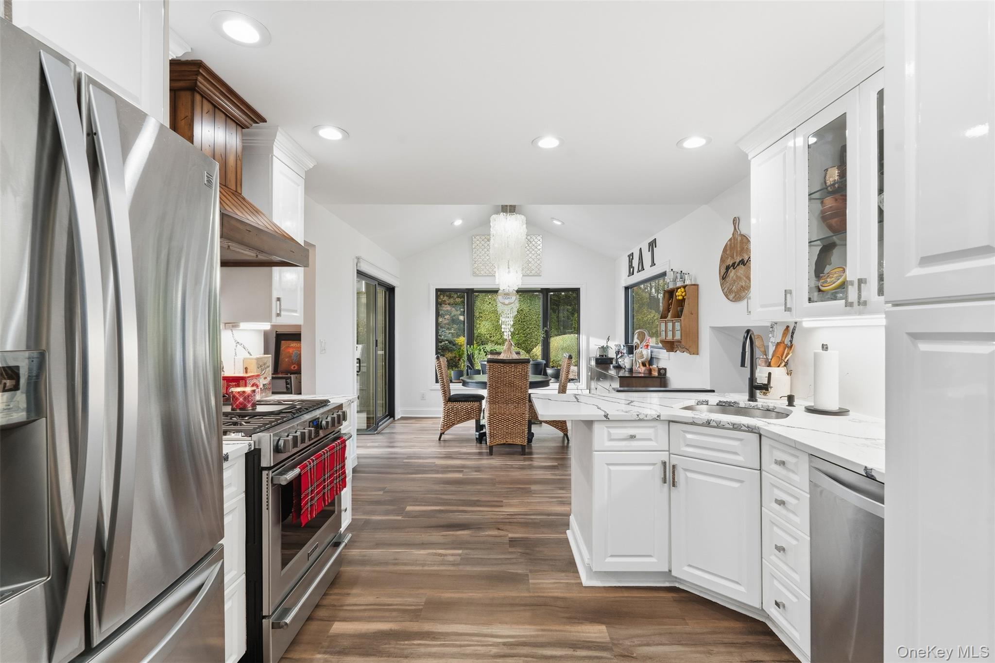 76 Kensington Oval, New Rochelle, NY 10805