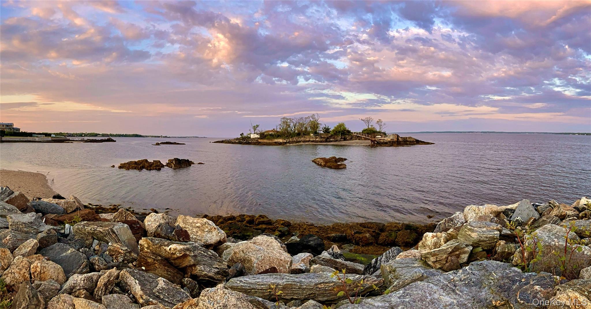 76 Kensington Oval, New Rochelle, NY 10805