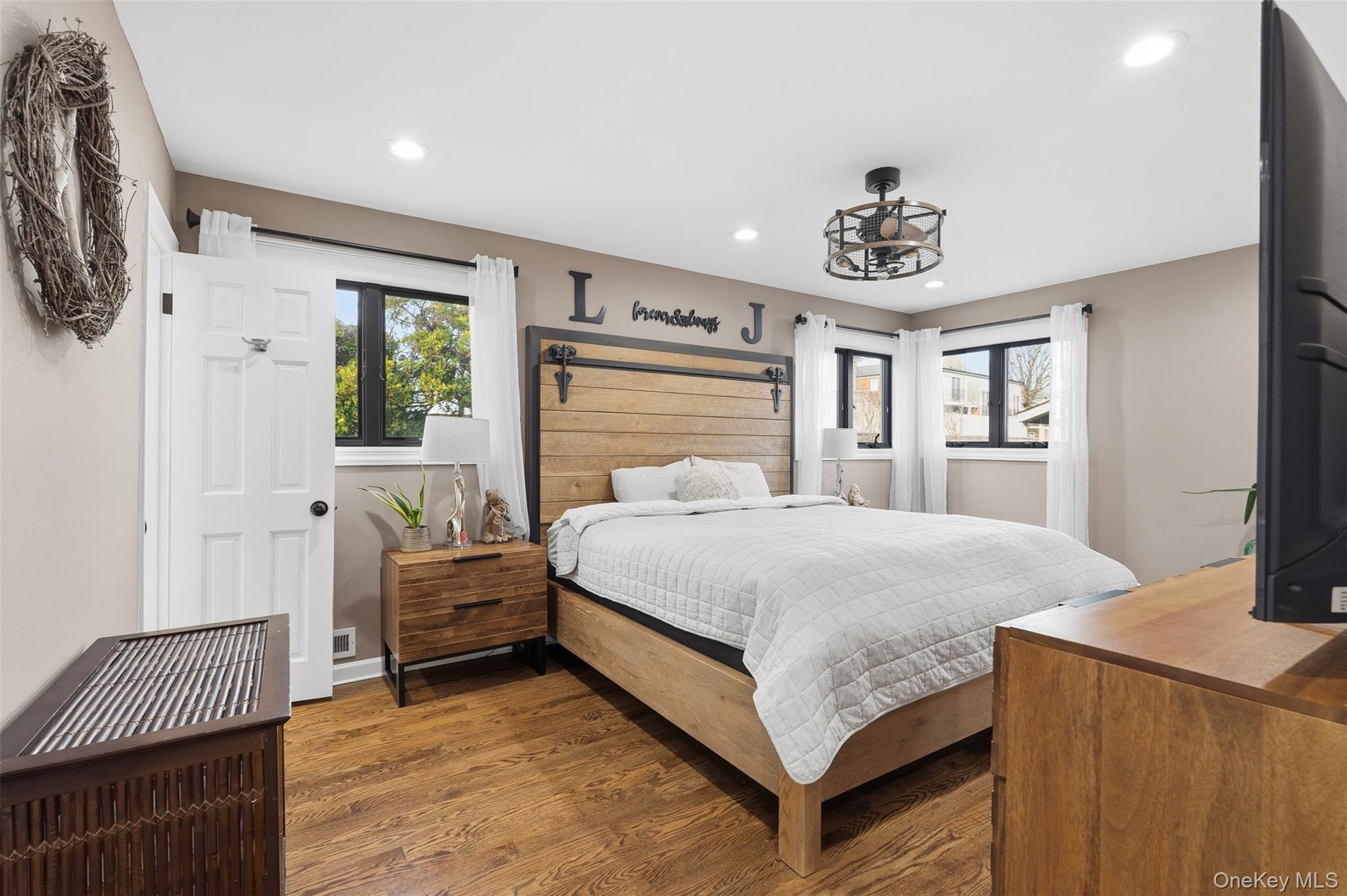 76 Kensington Oval, New Rochelle, NY 10805