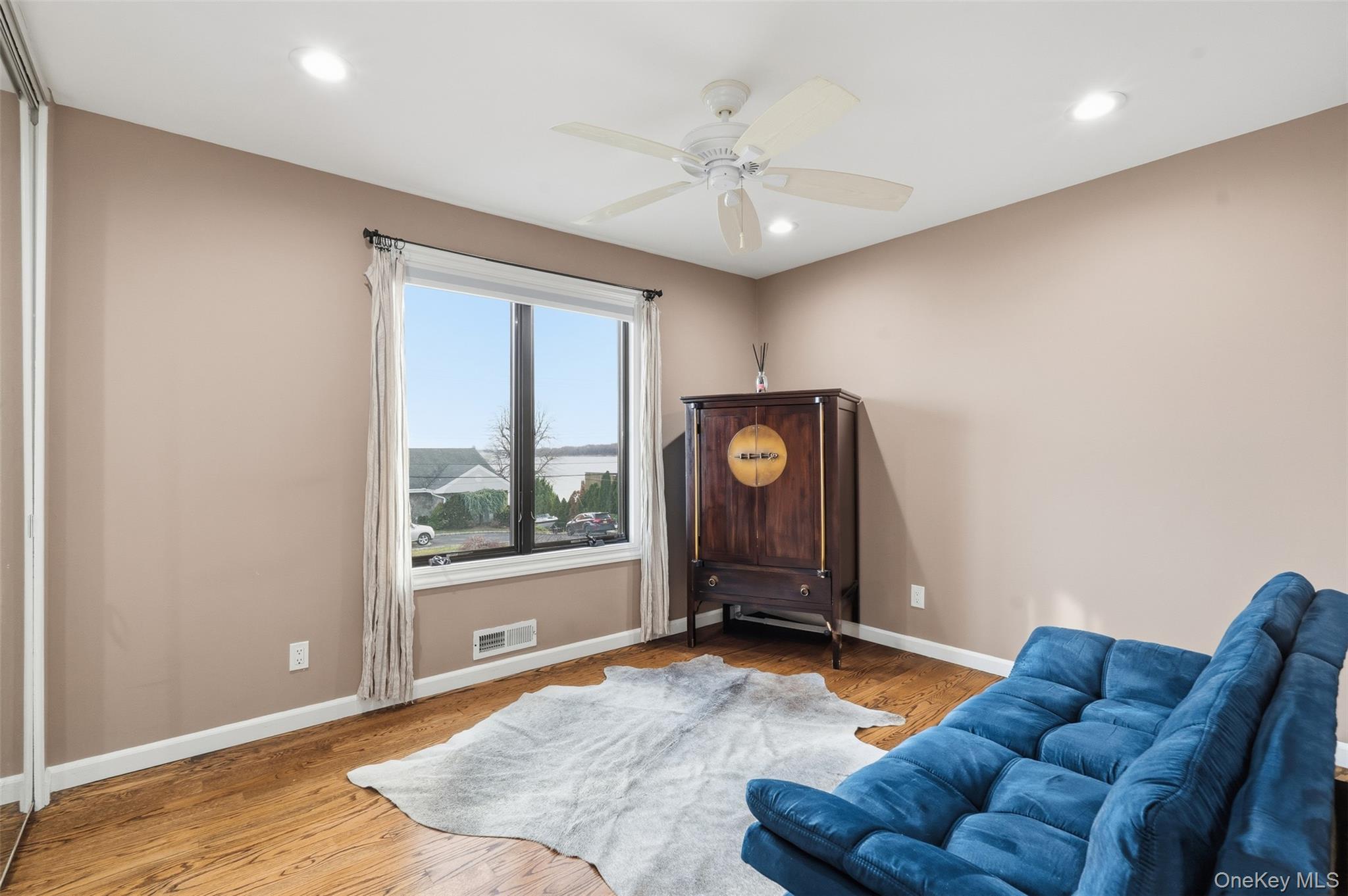 76 Kensington Oval, New Rochelle, NY 10805