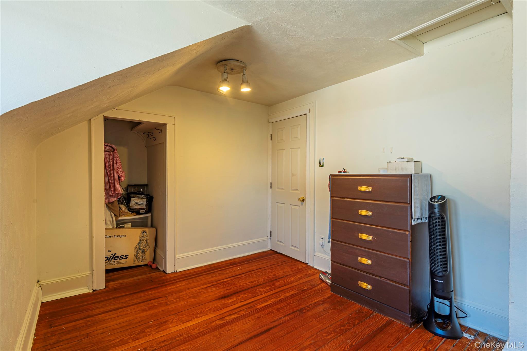 155 McKee Street, Floral Park, NY 11001