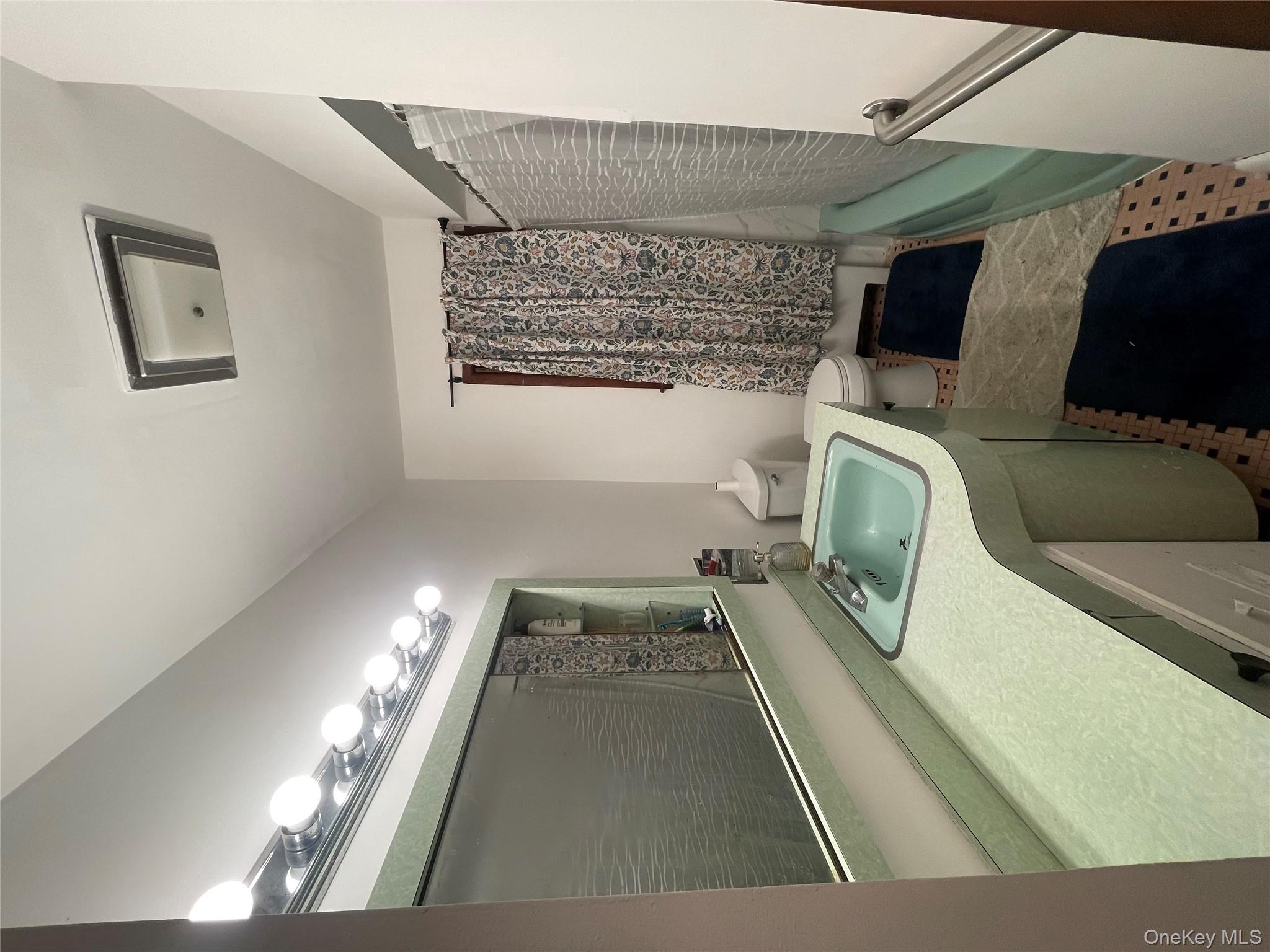 30 Oakcrest Avenue, Middle Island, NY 11953