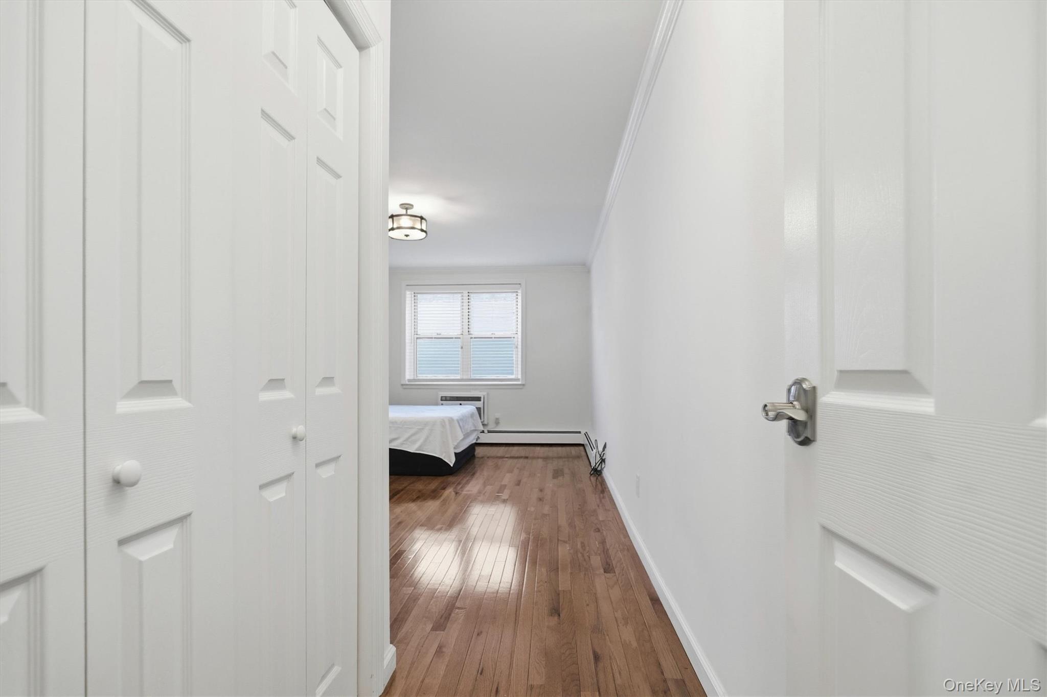 25 Chapel Pl. # 1B, Great Neck, NY 11021