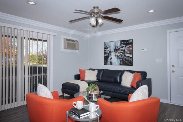 675 Conklin Street # 5A, Farmingdale, NY 11735