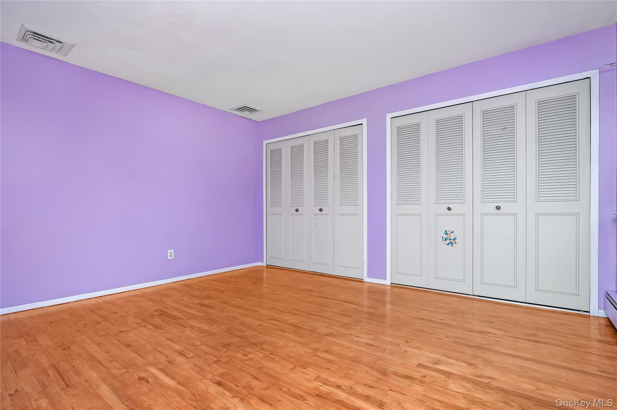 21 Hitching Post Lane, Glen Cove, NY 11542