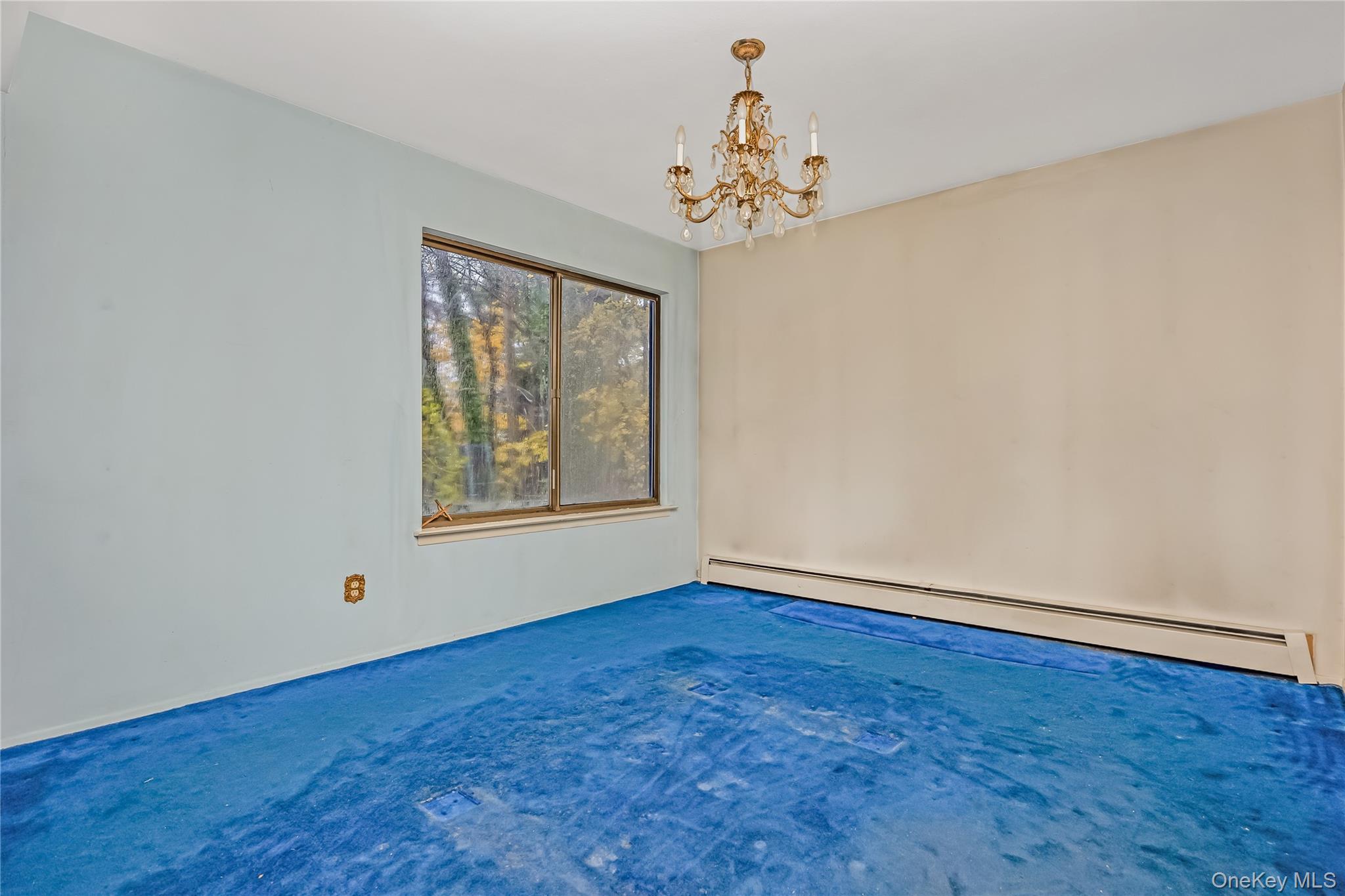 21 Hitching Post Lane, Glen Cove, NY 11542