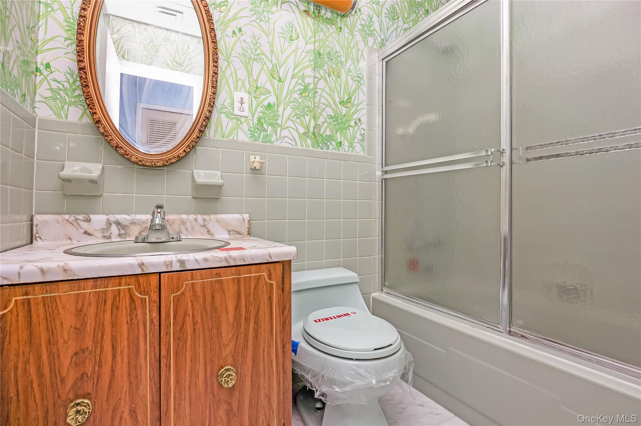 21 Hitching Post Lane, Glen Cove, NY 11542