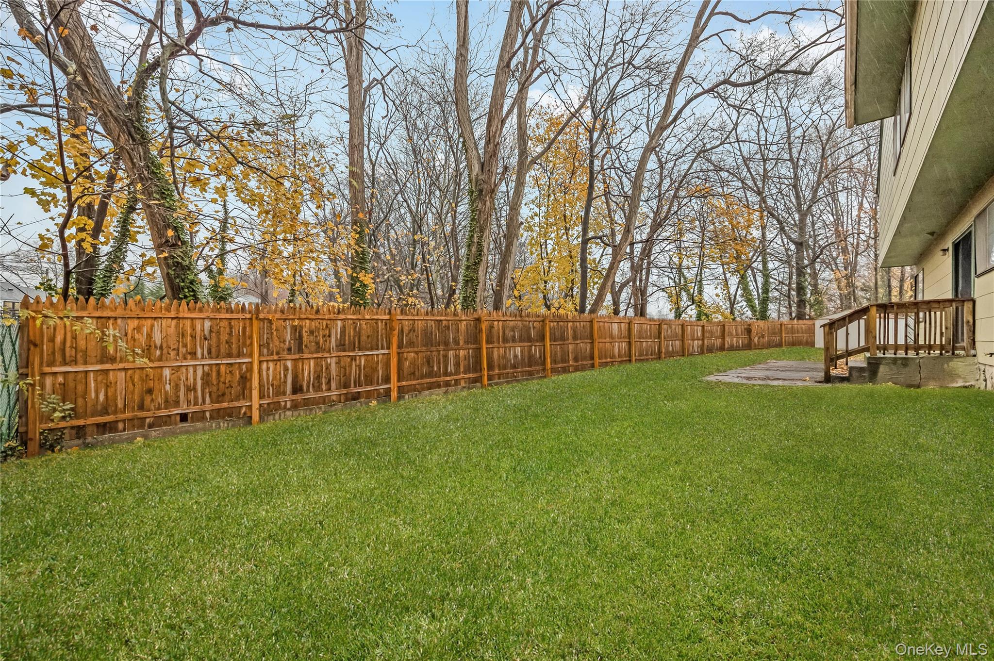 21 Hitching Post Lane, Glen Cove, NY 11542