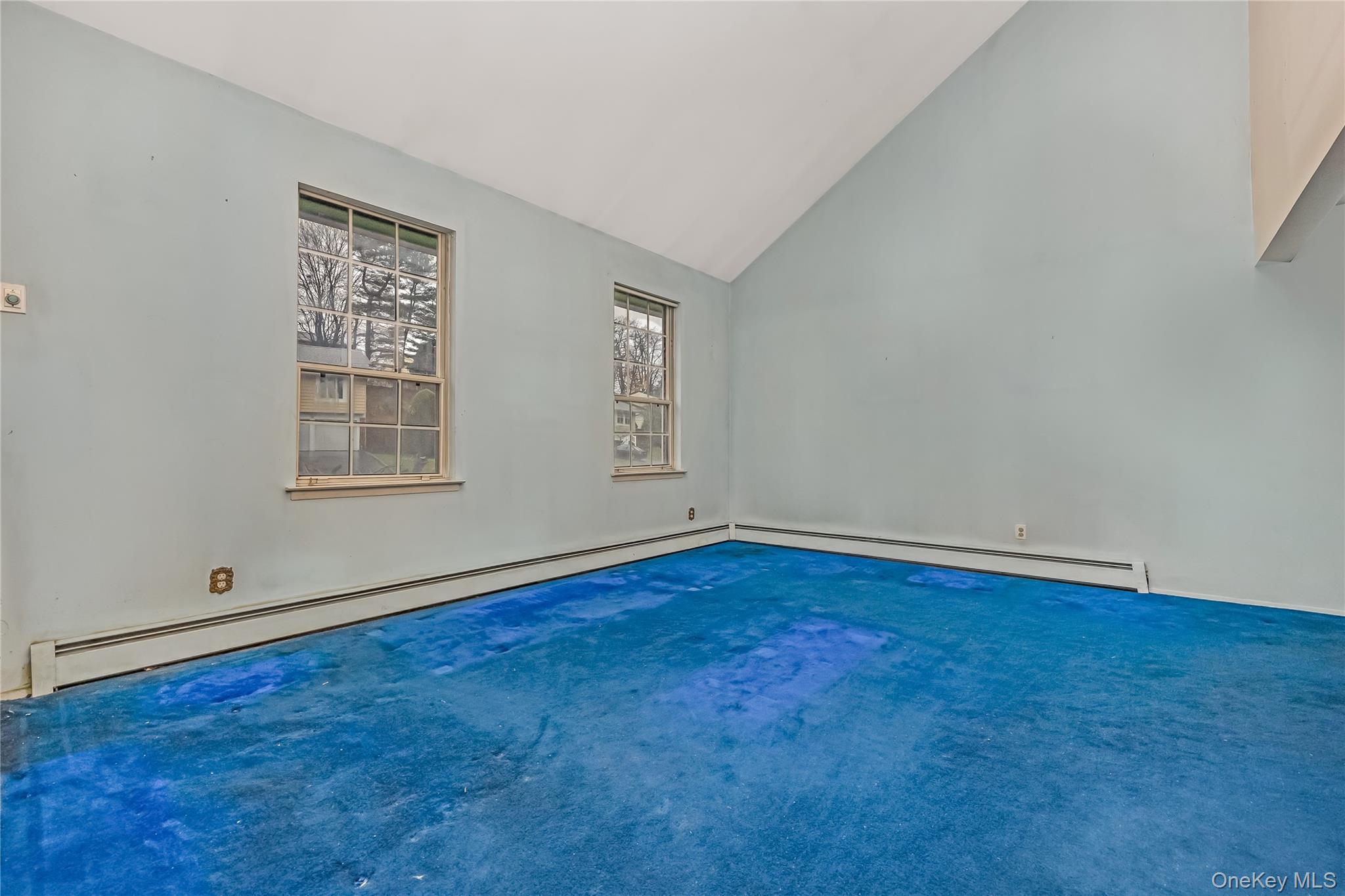 21 Hitching Post Lane, Glen Cove, NY 11542