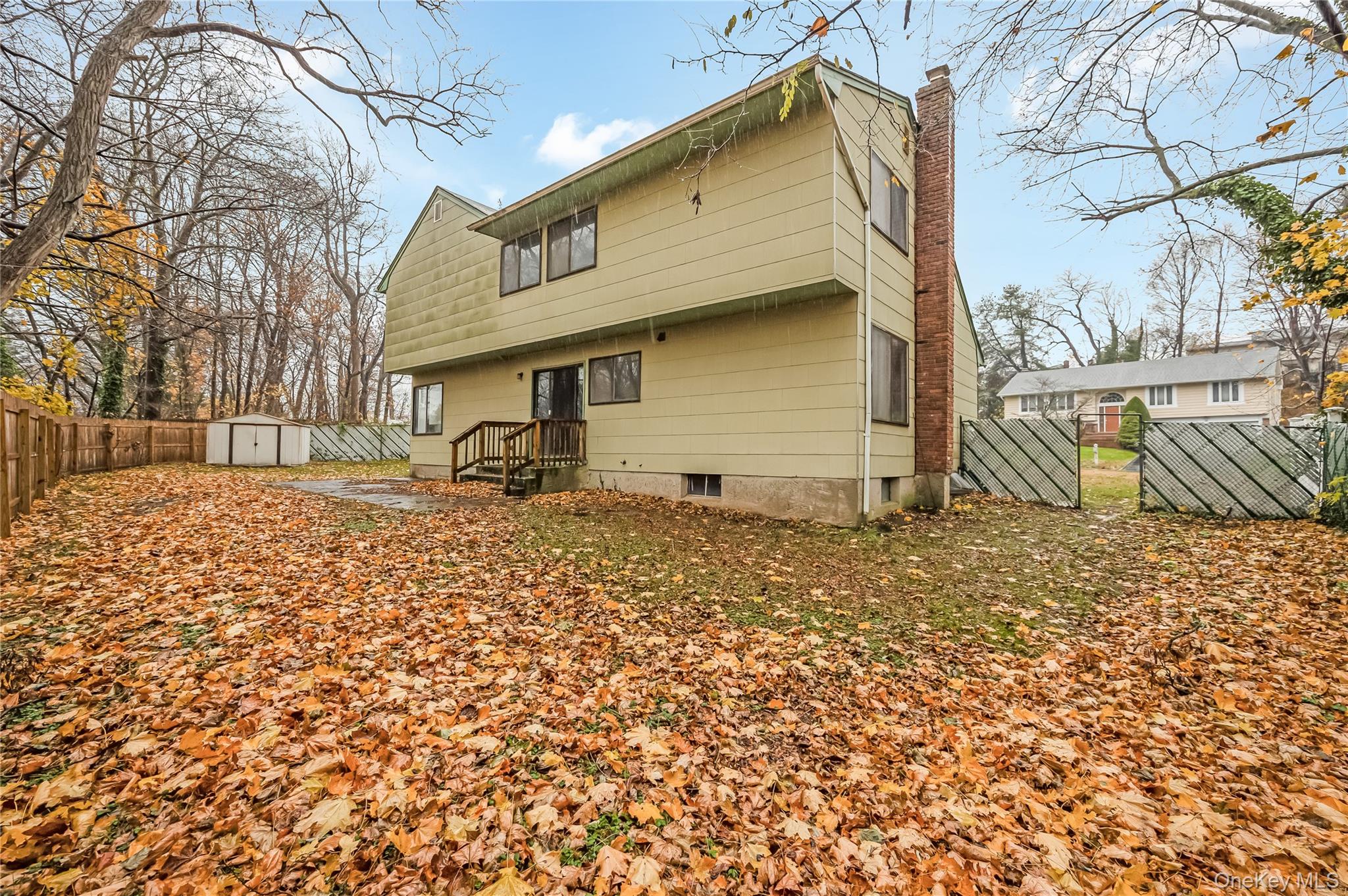 21 Hitching Post Lane, Glen Cove, NY 11542