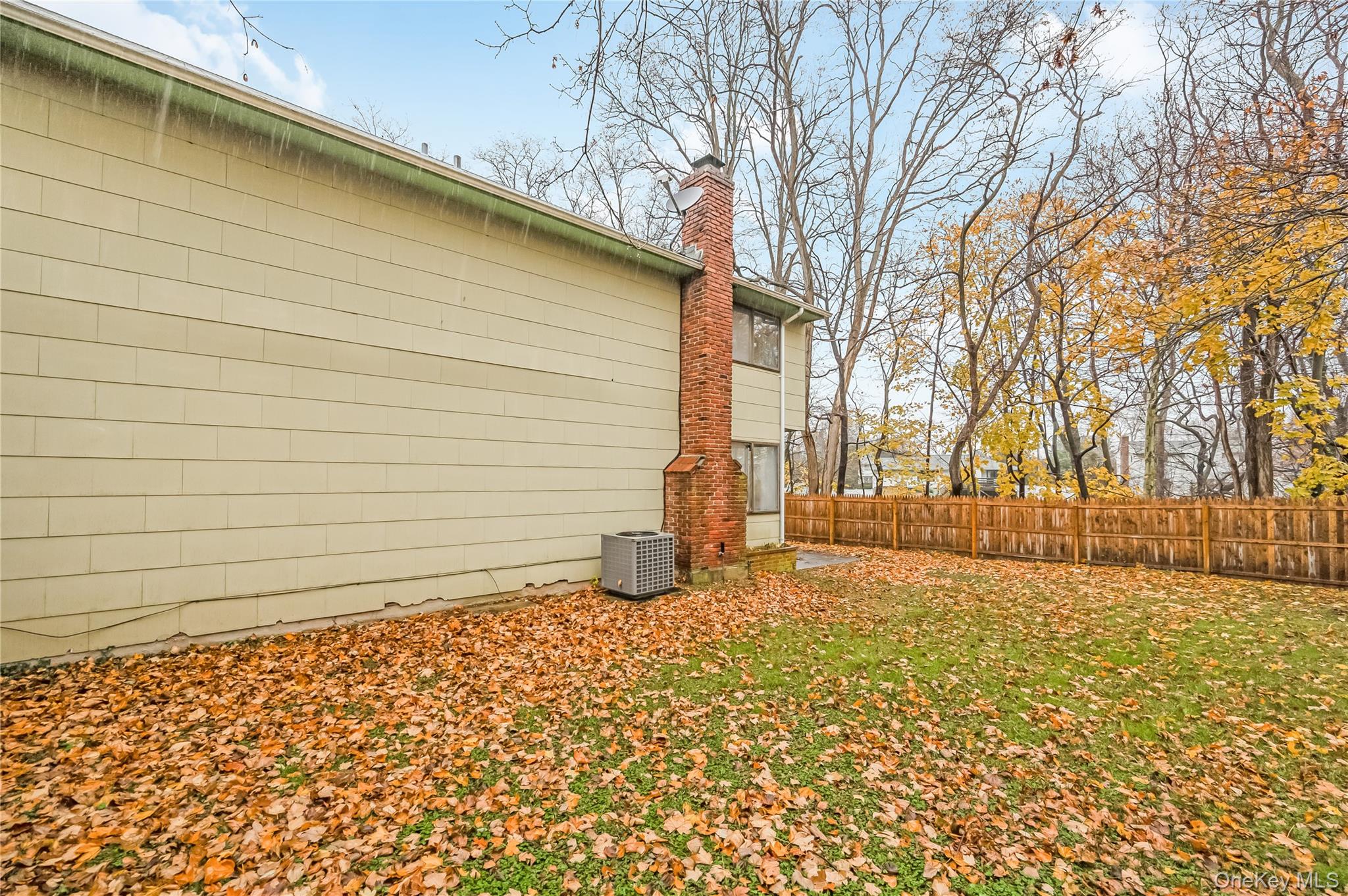 21 Hitching Post Lane, Glen Cove, NY 11542