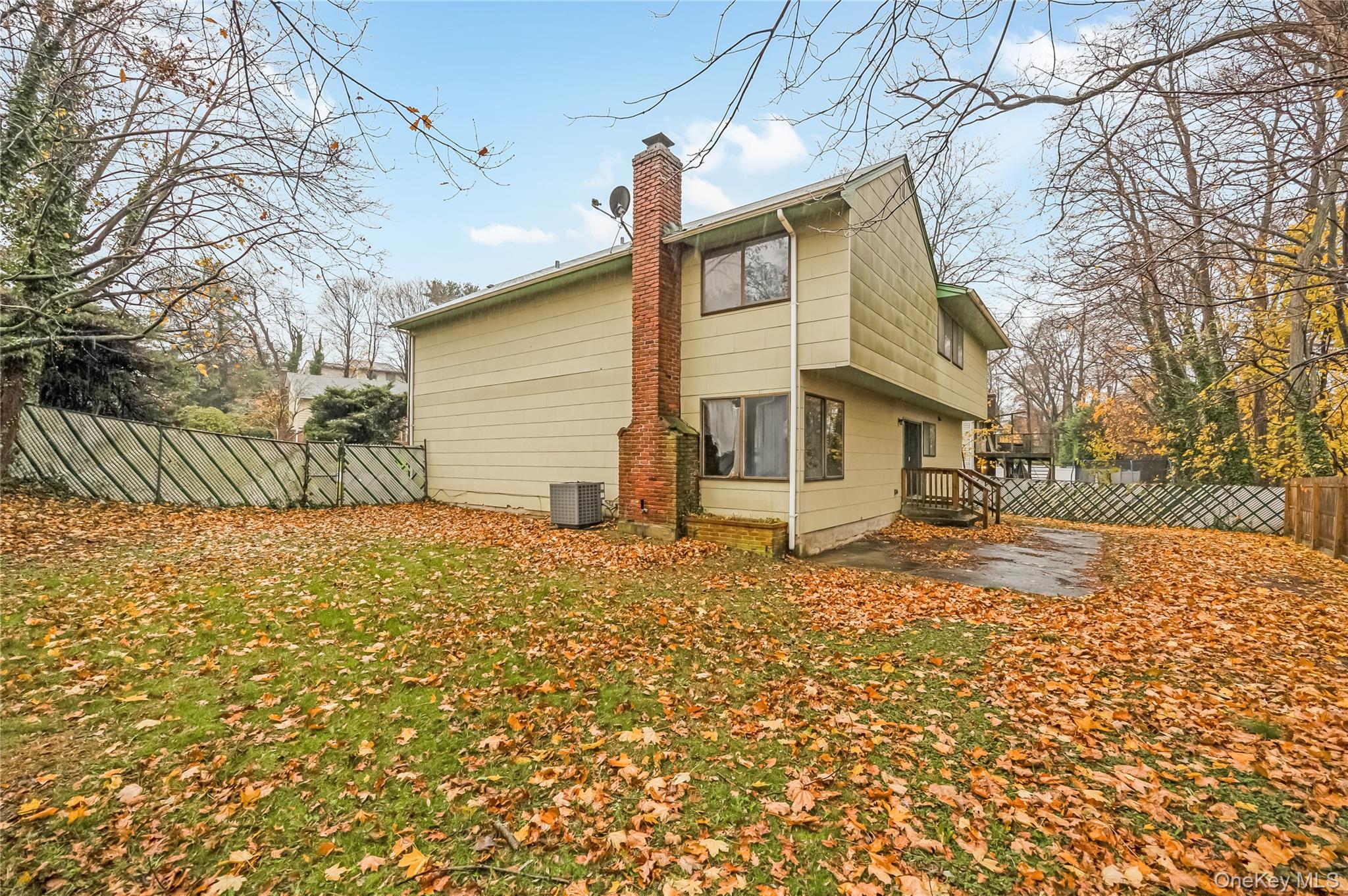 21 Hitching Post Lane, Glen Cove, NY 11542