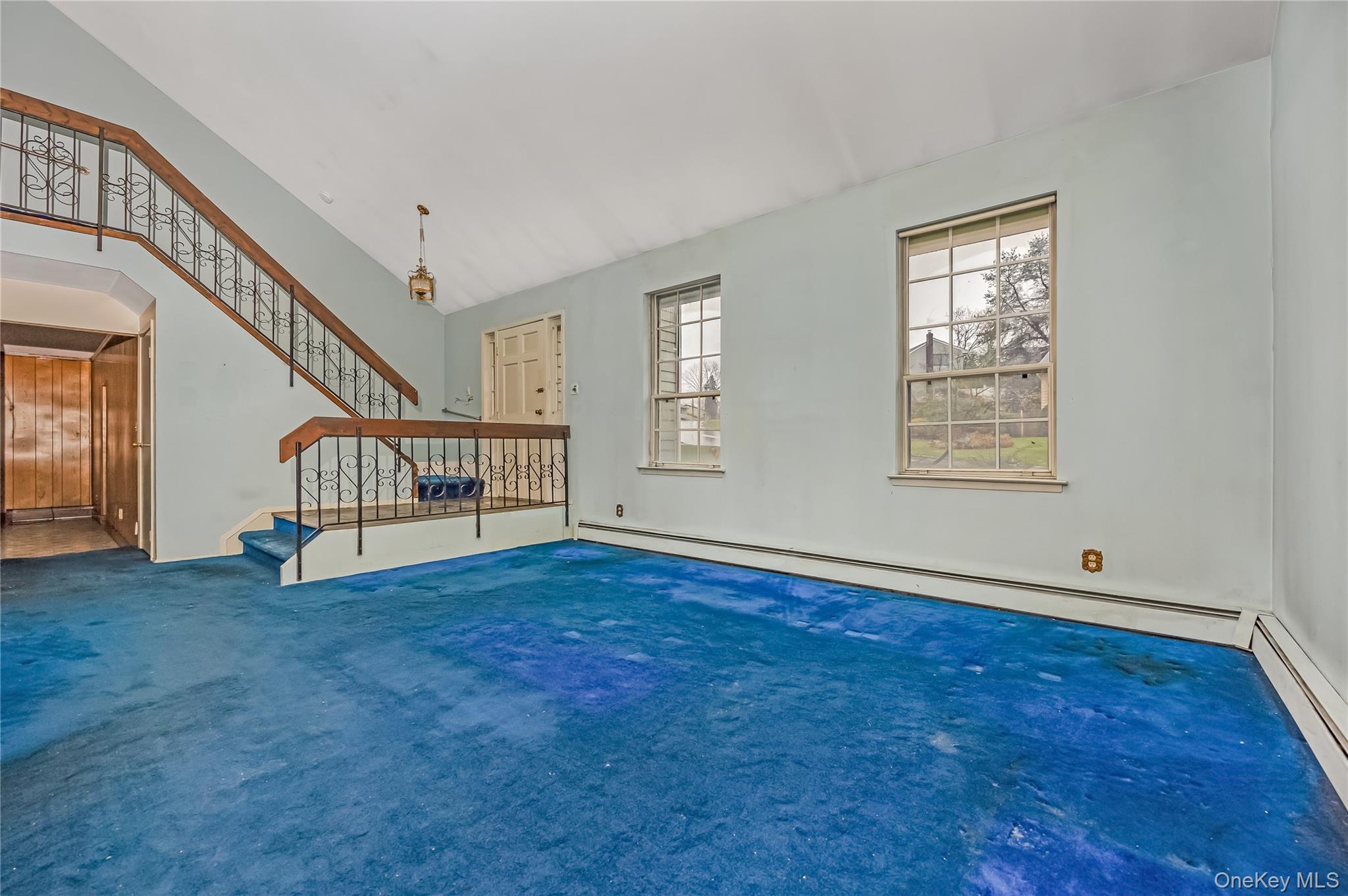 21 Hitching Post Lane, Glen Cove, NY 11542