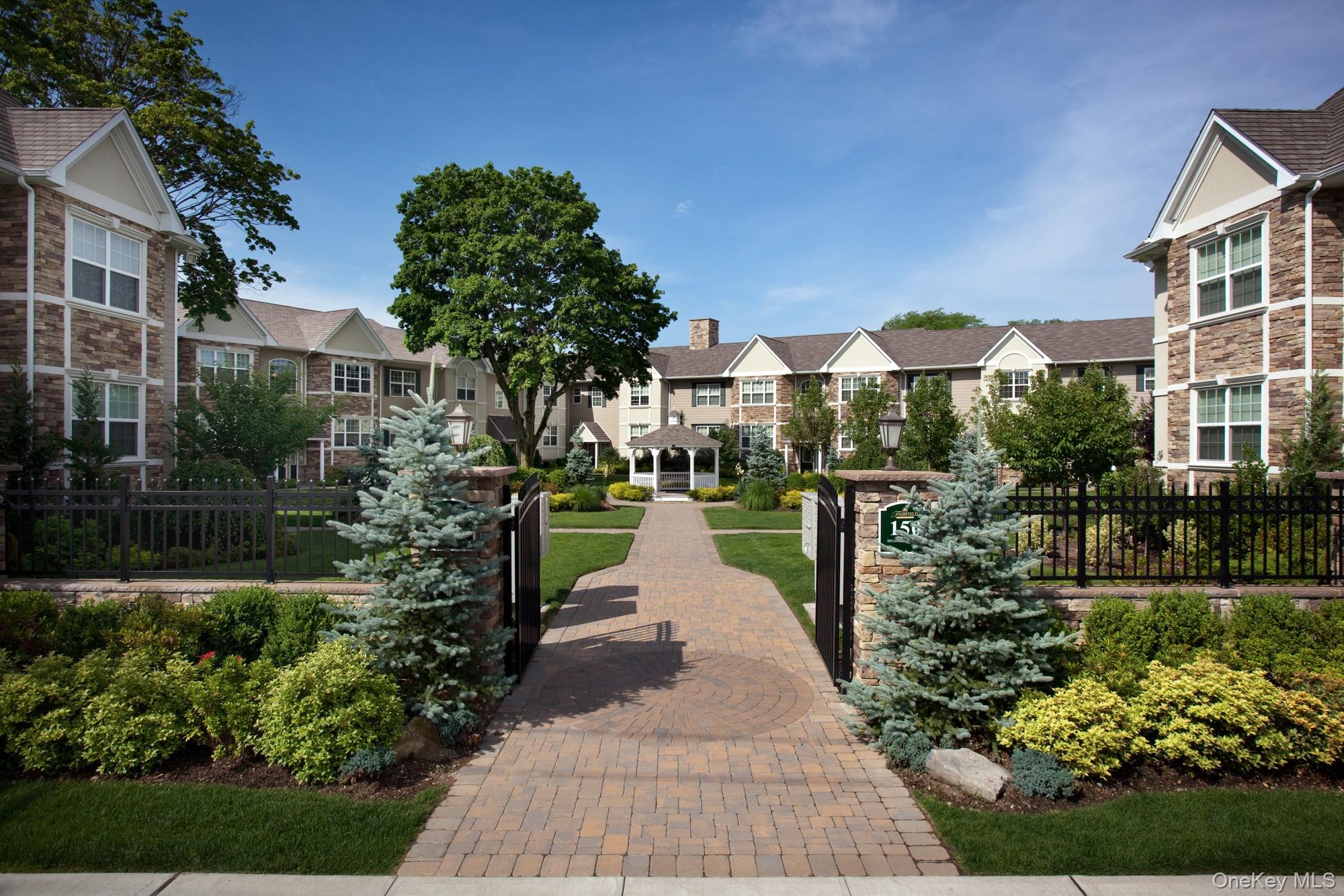 150 Secatogue Avenue # 7B, Farmingdale, NY 11735