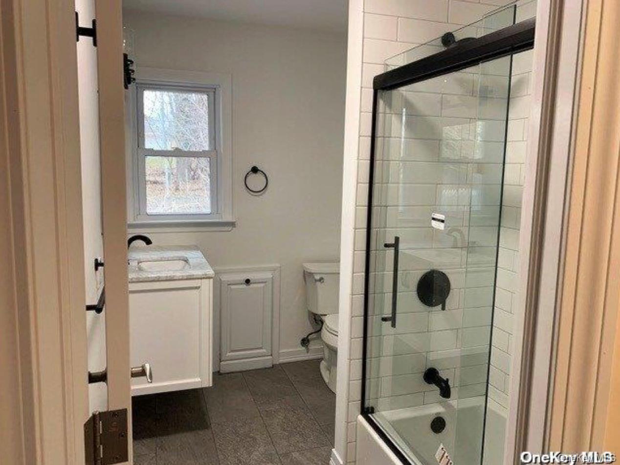 509 E Broadway, Port Jefferson, NY 11777