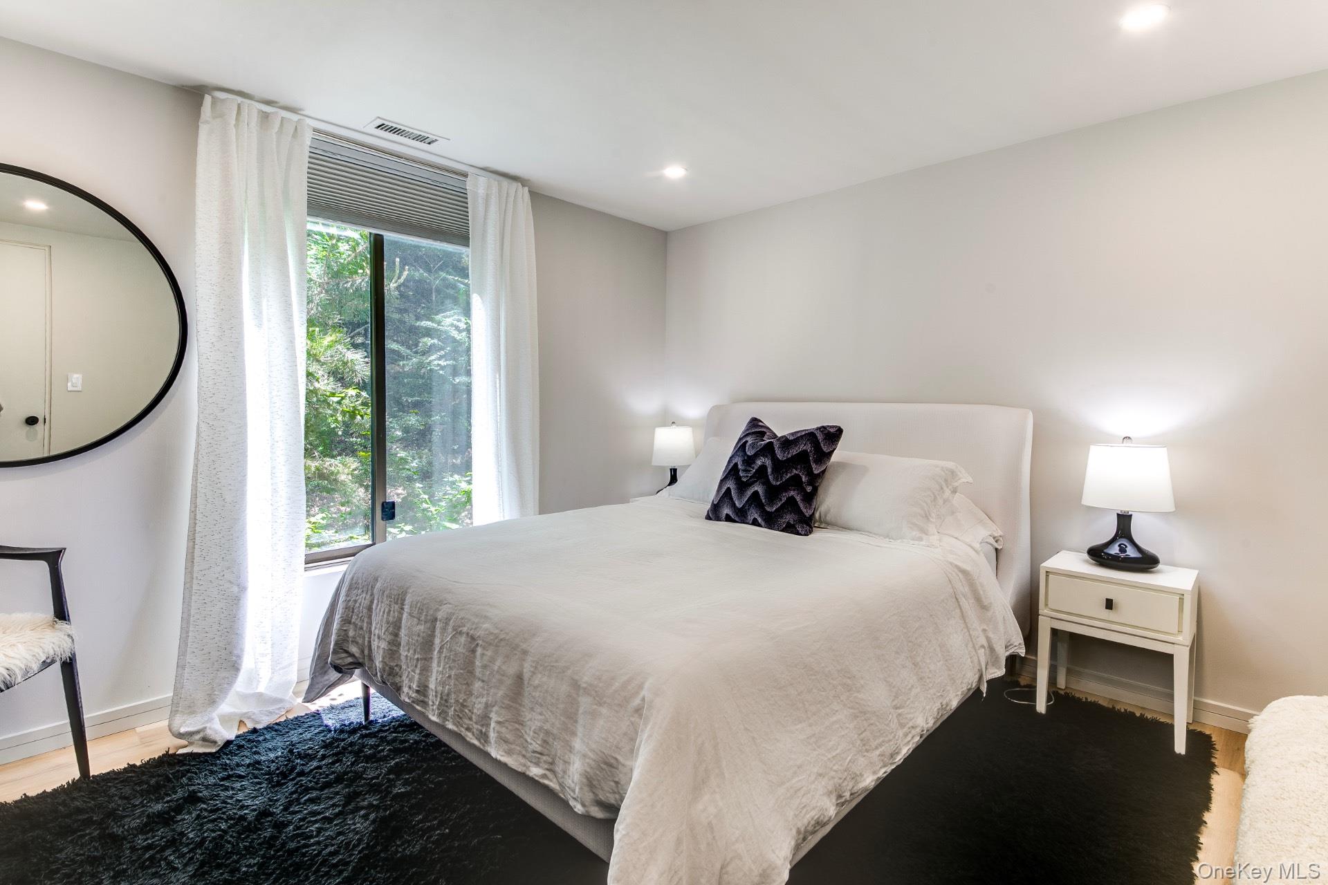 376 Stephen Hands Path, East Hampton, NY 11937