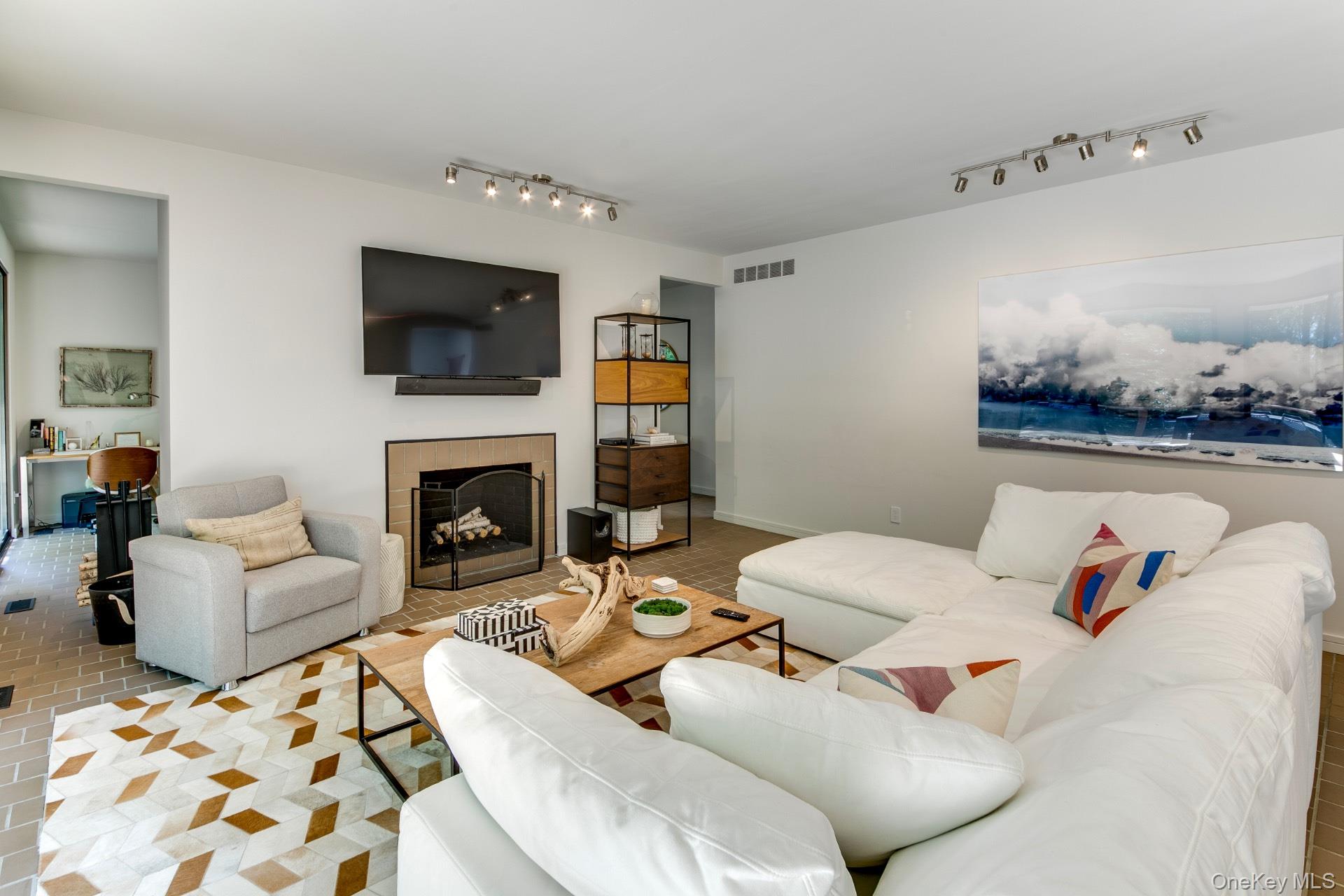 376 Stephen Hands Path, East Hampton, NY 11937