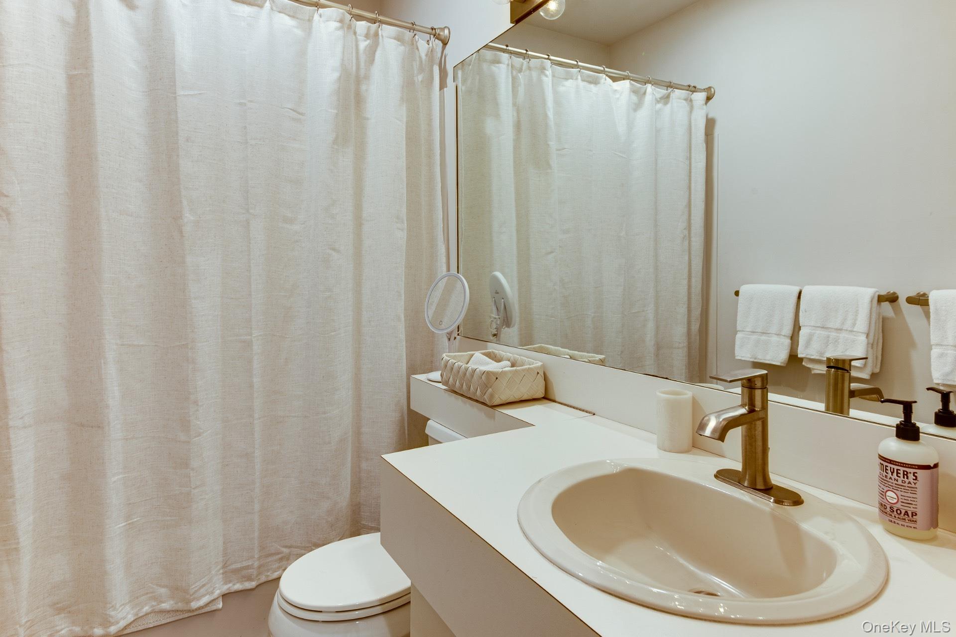 376 Stephen Hands Path, East Hampton, NY 11937