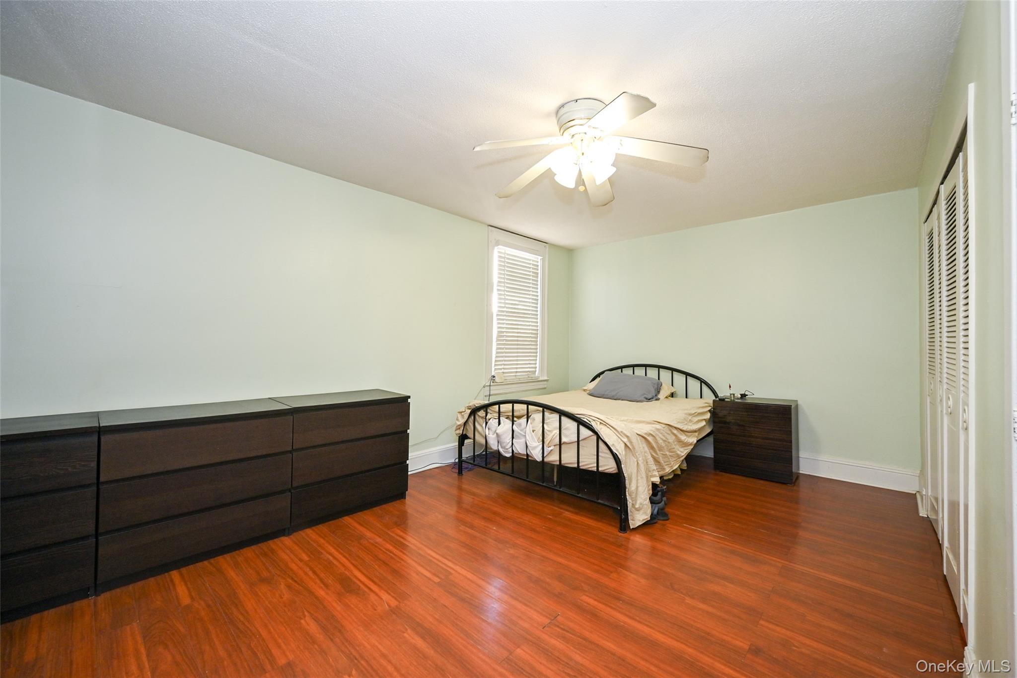 9601 42nd Avenue, Corona, NY 11368