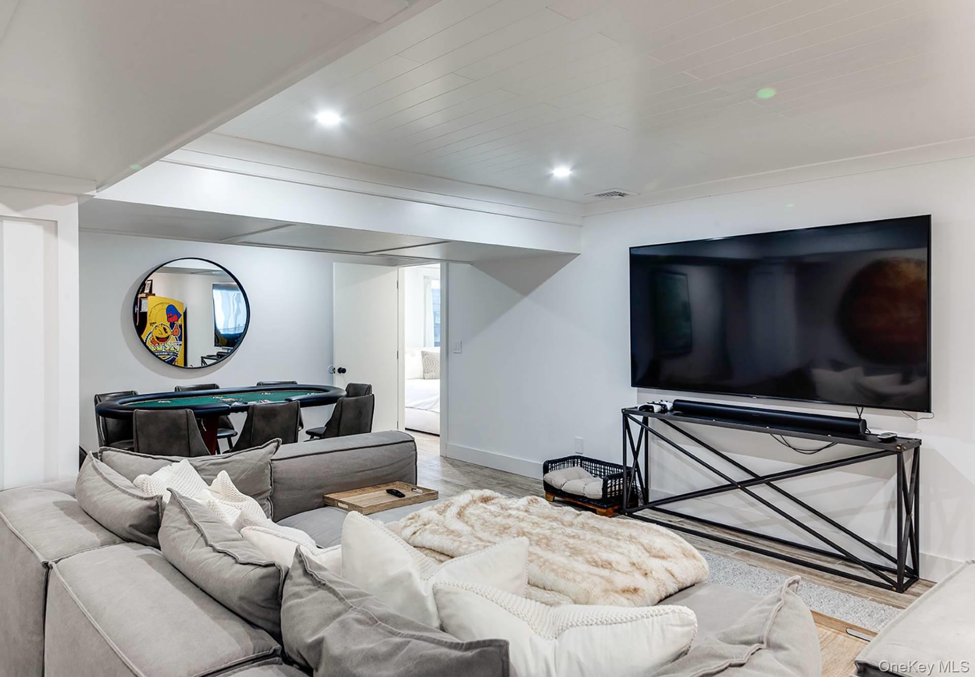 370 Stephen Hands Path, East Hampton, NY 11937