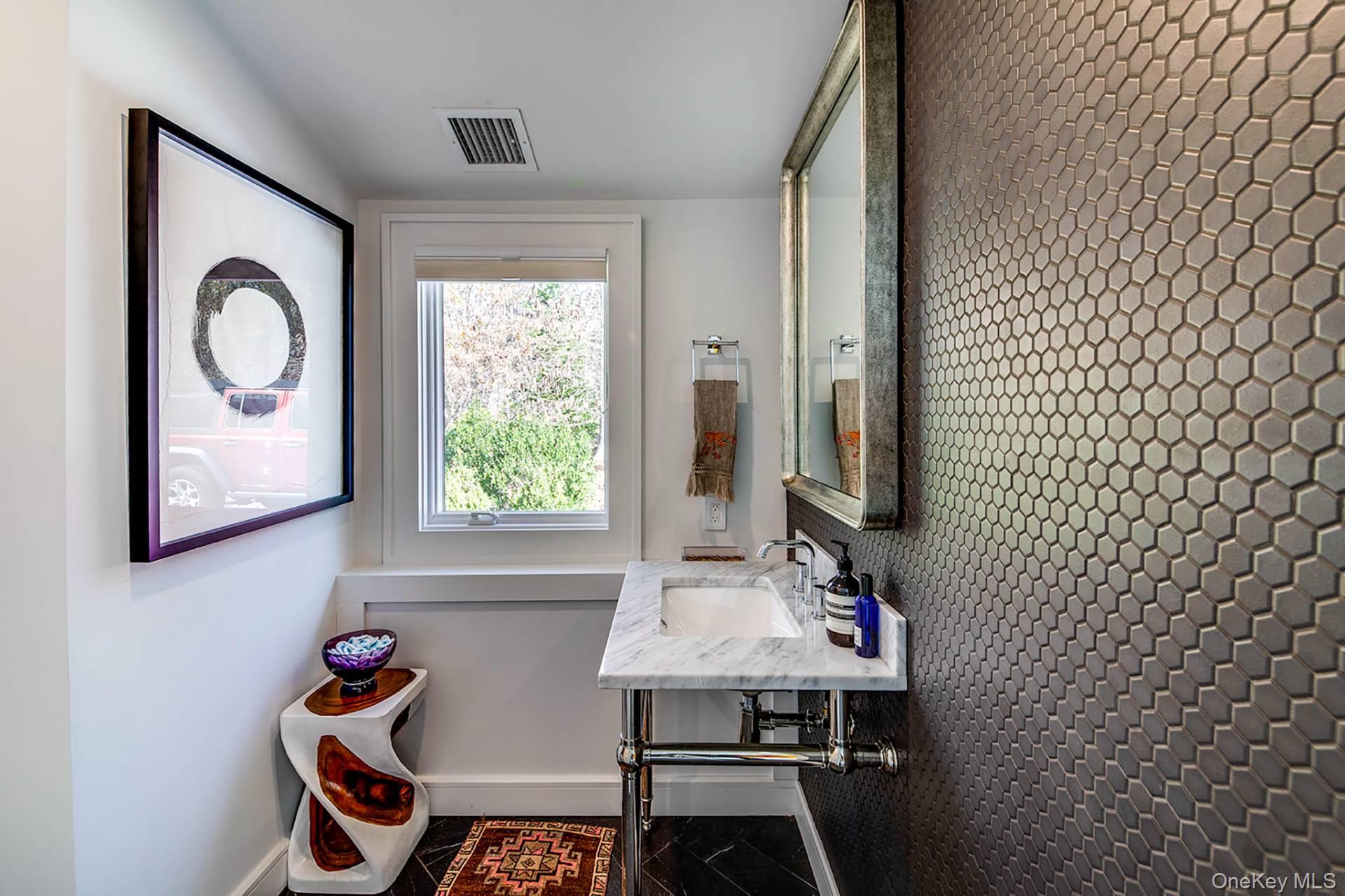 370 Stephen Hands Path, East Hampton, NY 11937