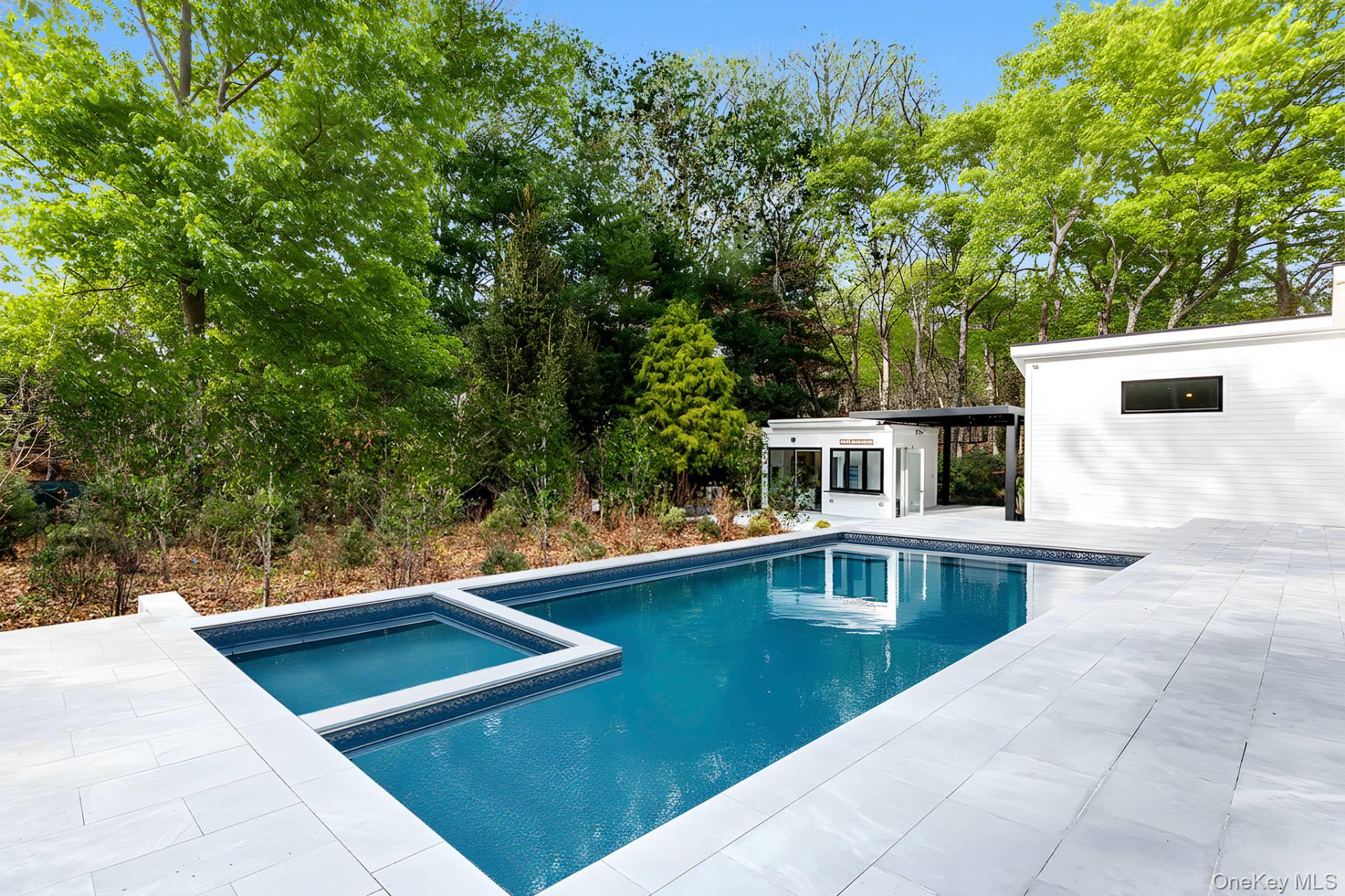 370 Stephen Hands Path, East Hampton, NY 11937