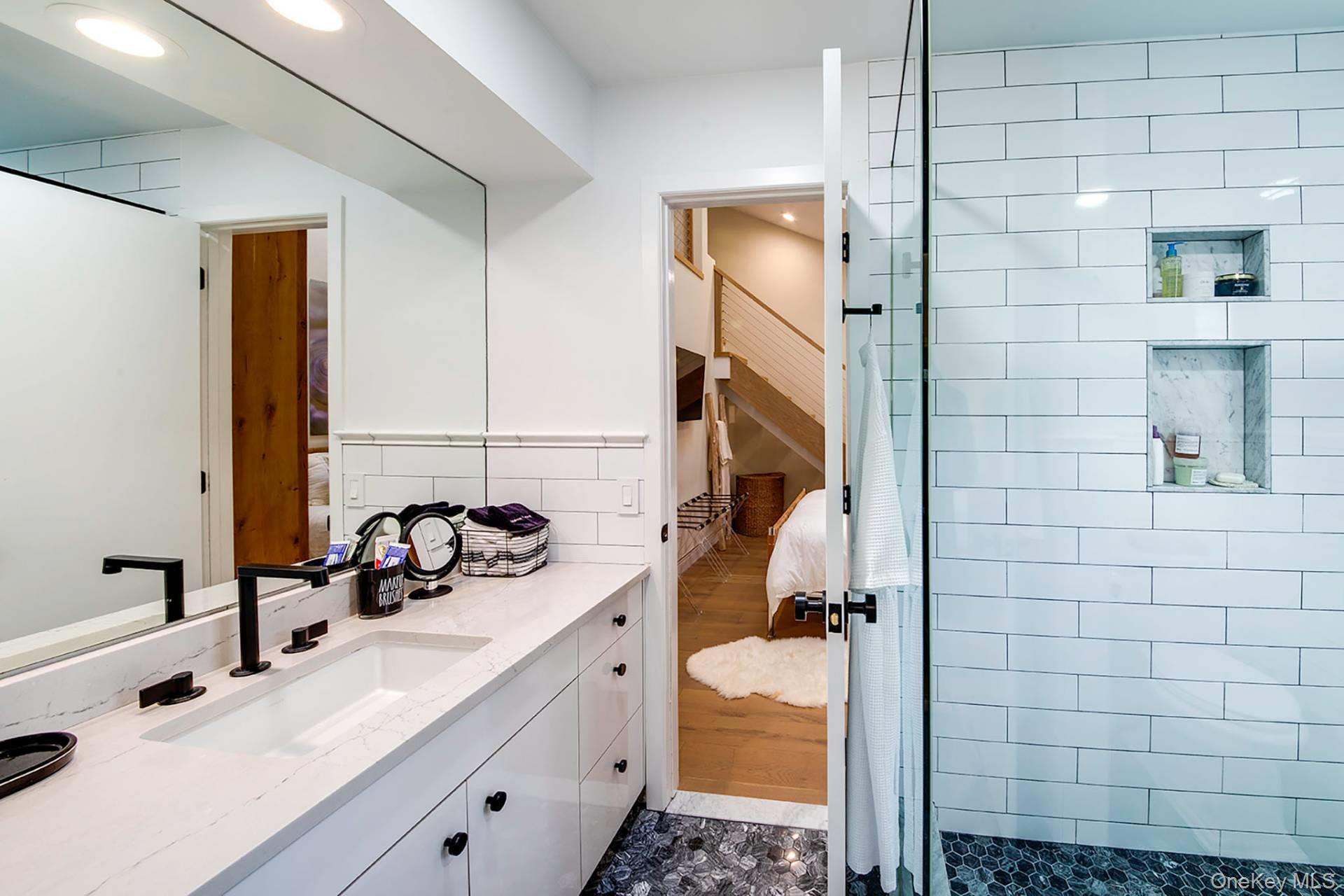 370 Stephen Hands Path, East Hampton, NY 11937