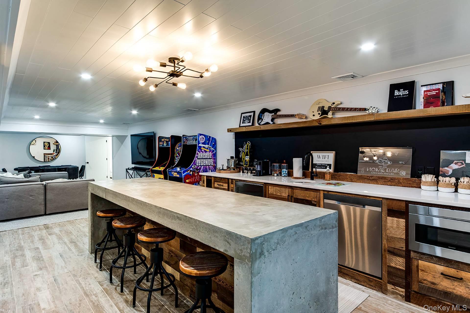 370 Stephen Hands Path, East Hampton, NY 11937