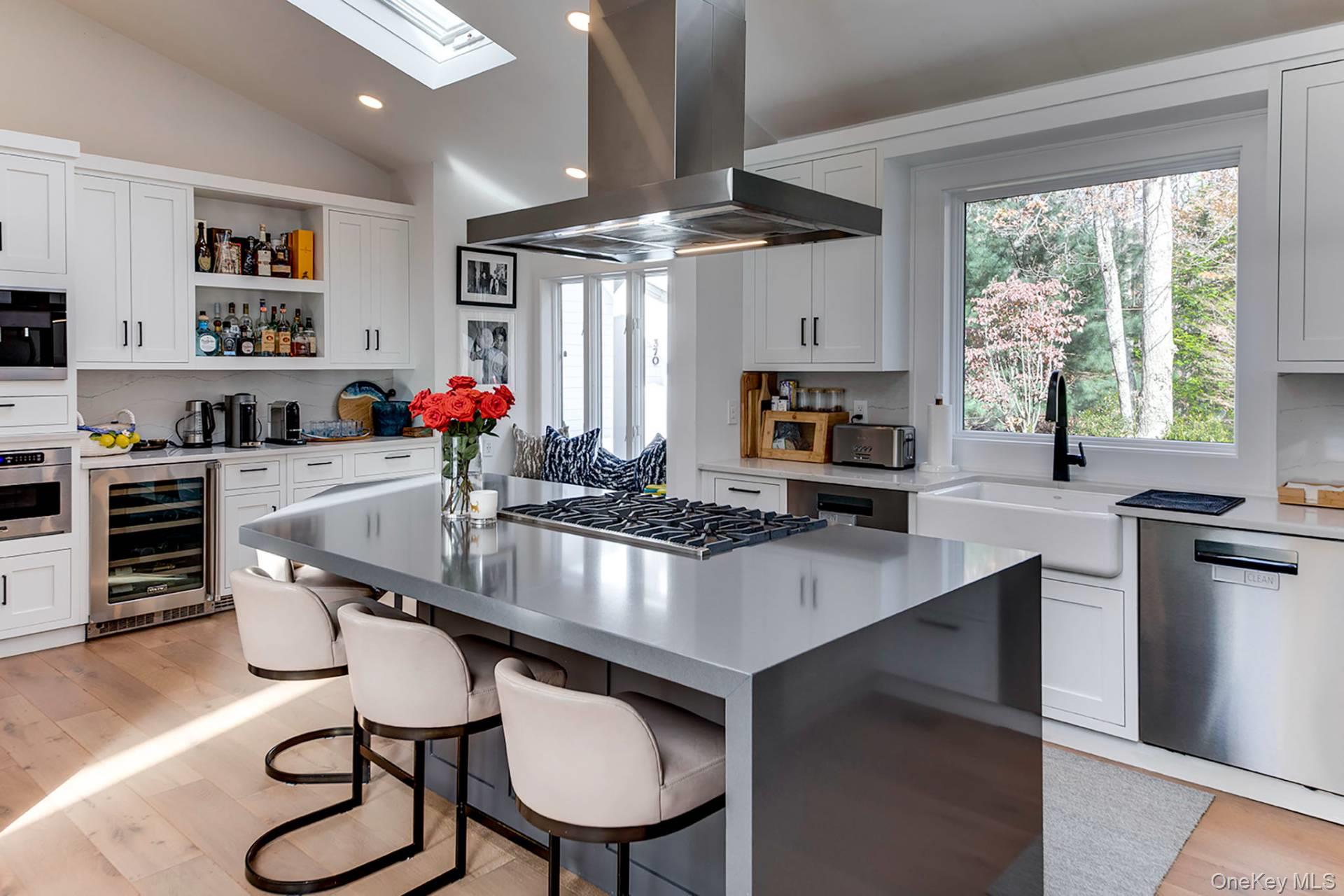 370 Stephen Hands Path, East Hampton, NY 11937