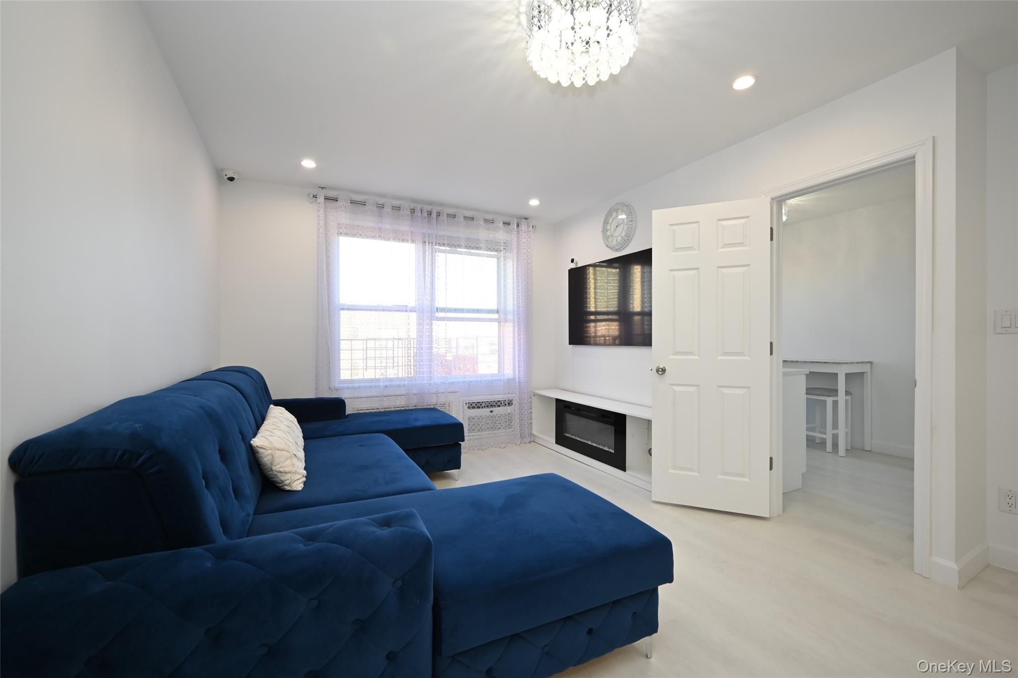 100-25 Queens Boulevard # 7M, Forest Hills, NY 11375