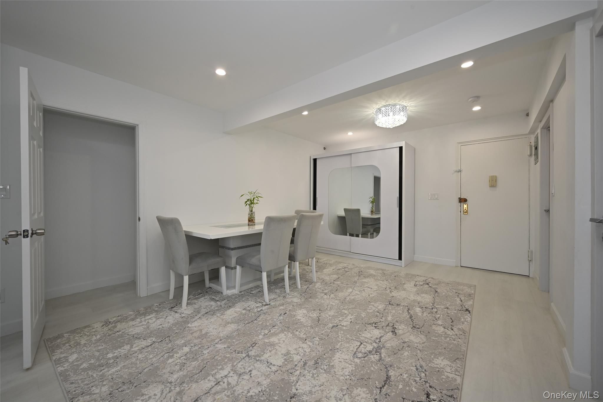 100-25 Queens Boulevard # 7M, Forest Hills, NY 11375