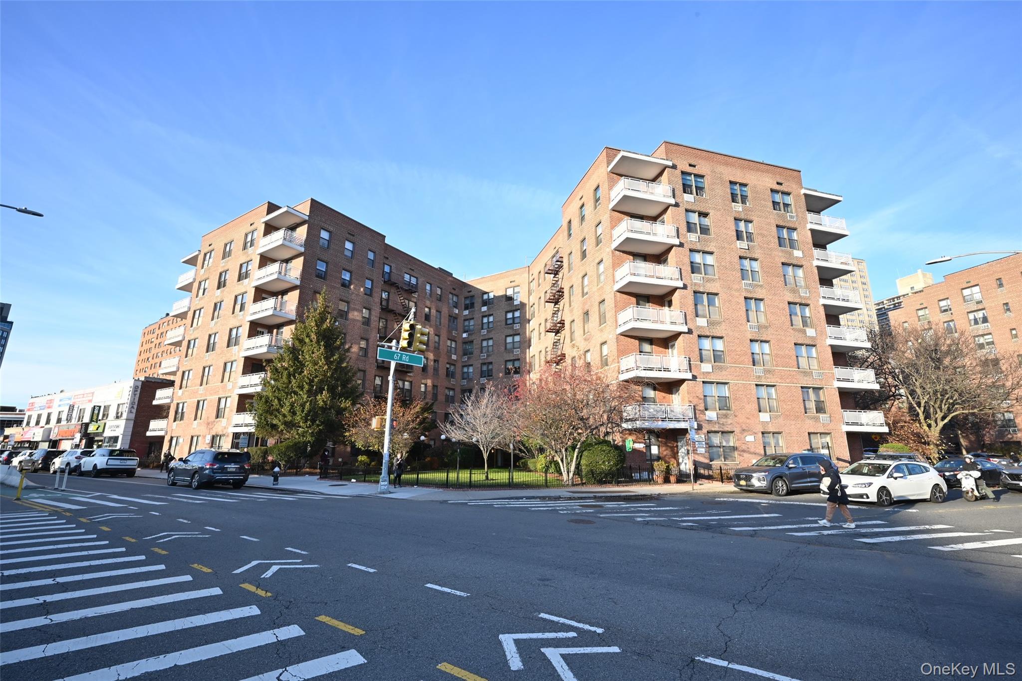 100-25 Queens Boulevard # 7M, Forest Hills, NY 11375